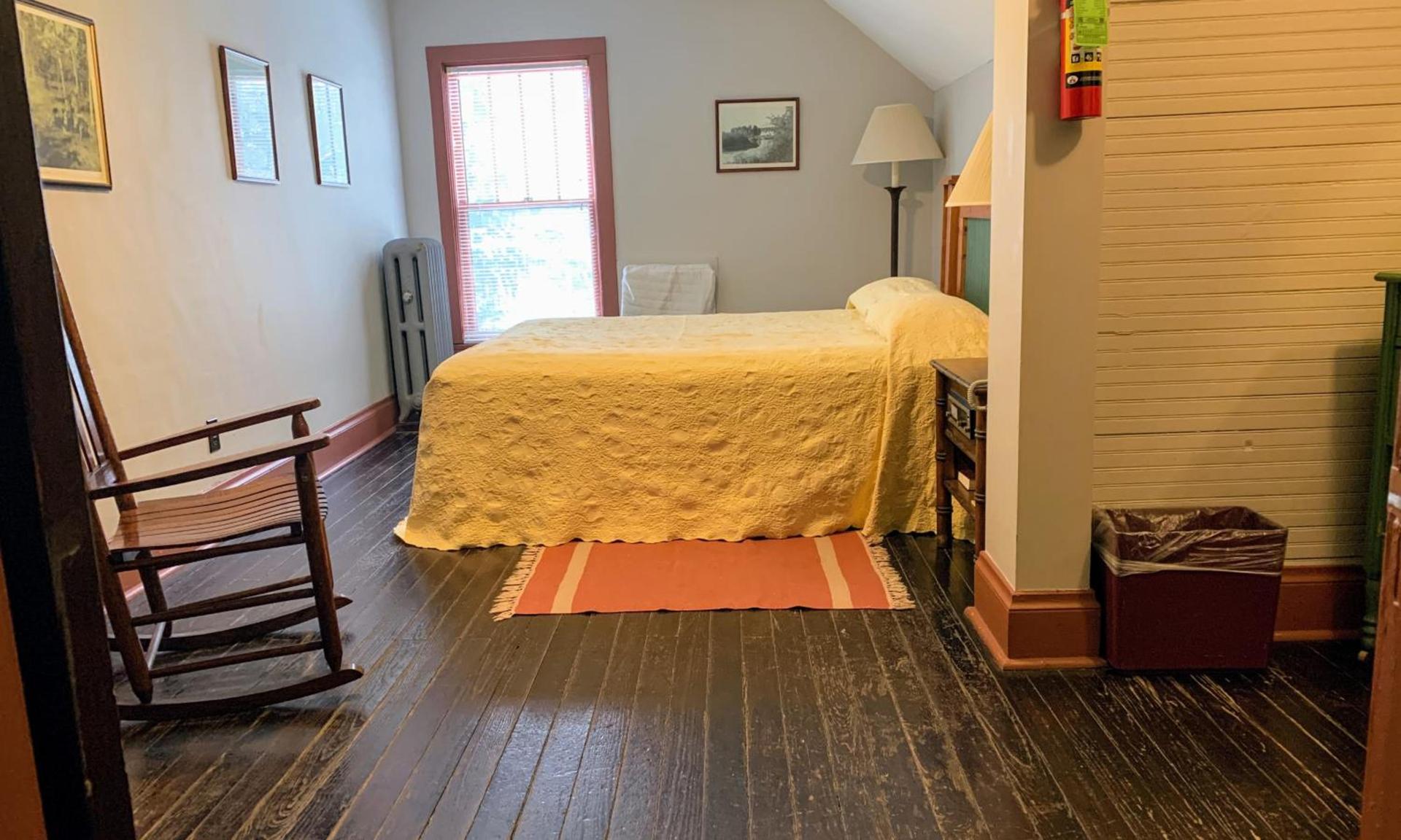 Lakeside Inn photo 25
