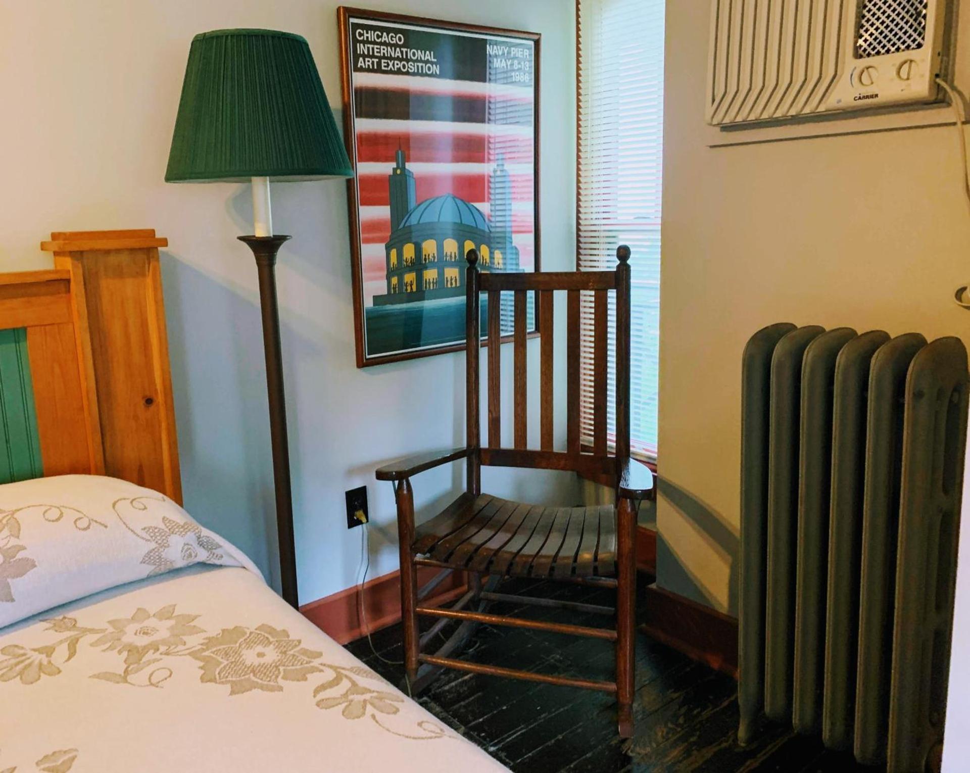 Lakeside Inn photo 42