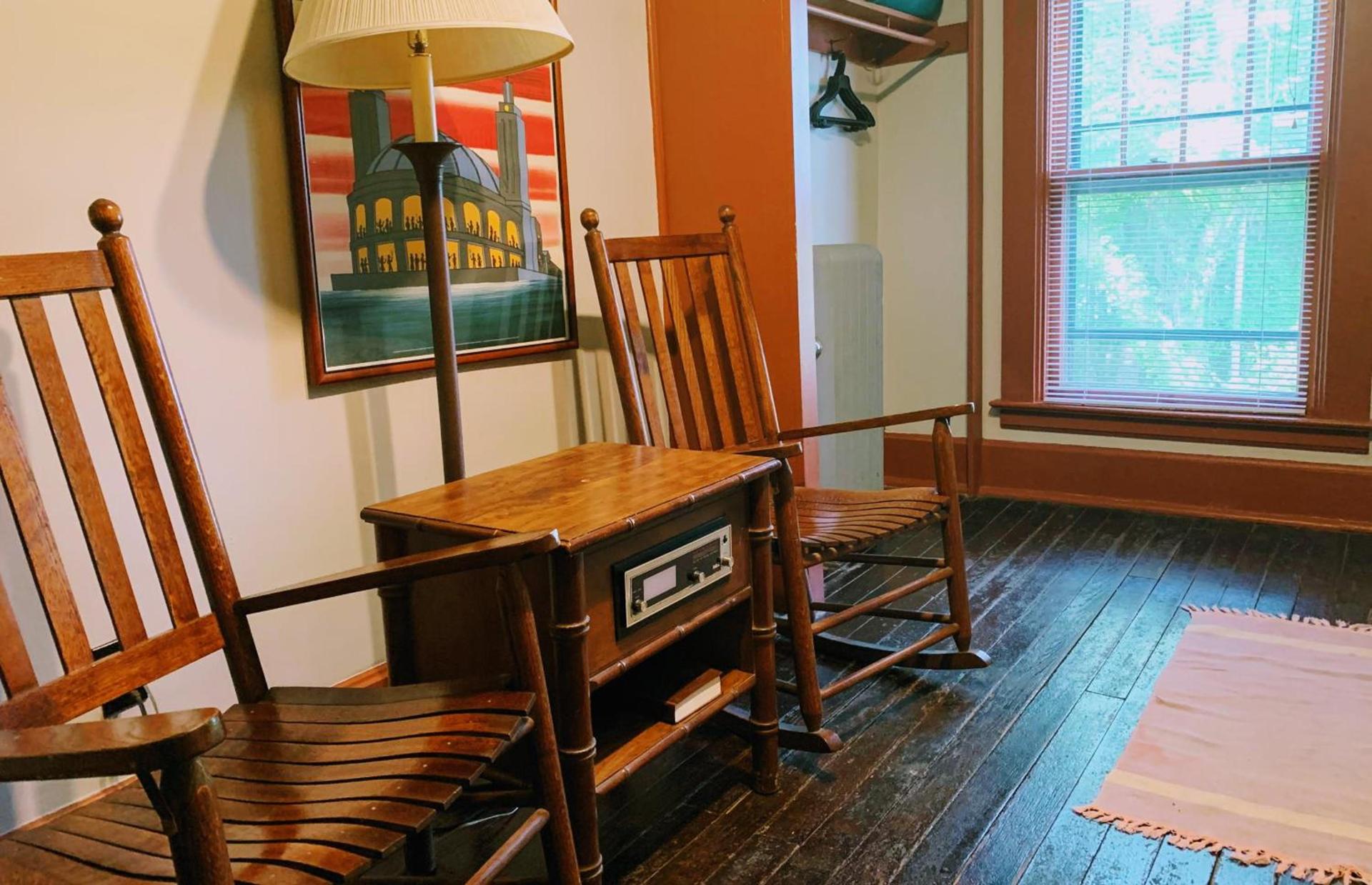 Lakeside Inn photo 21