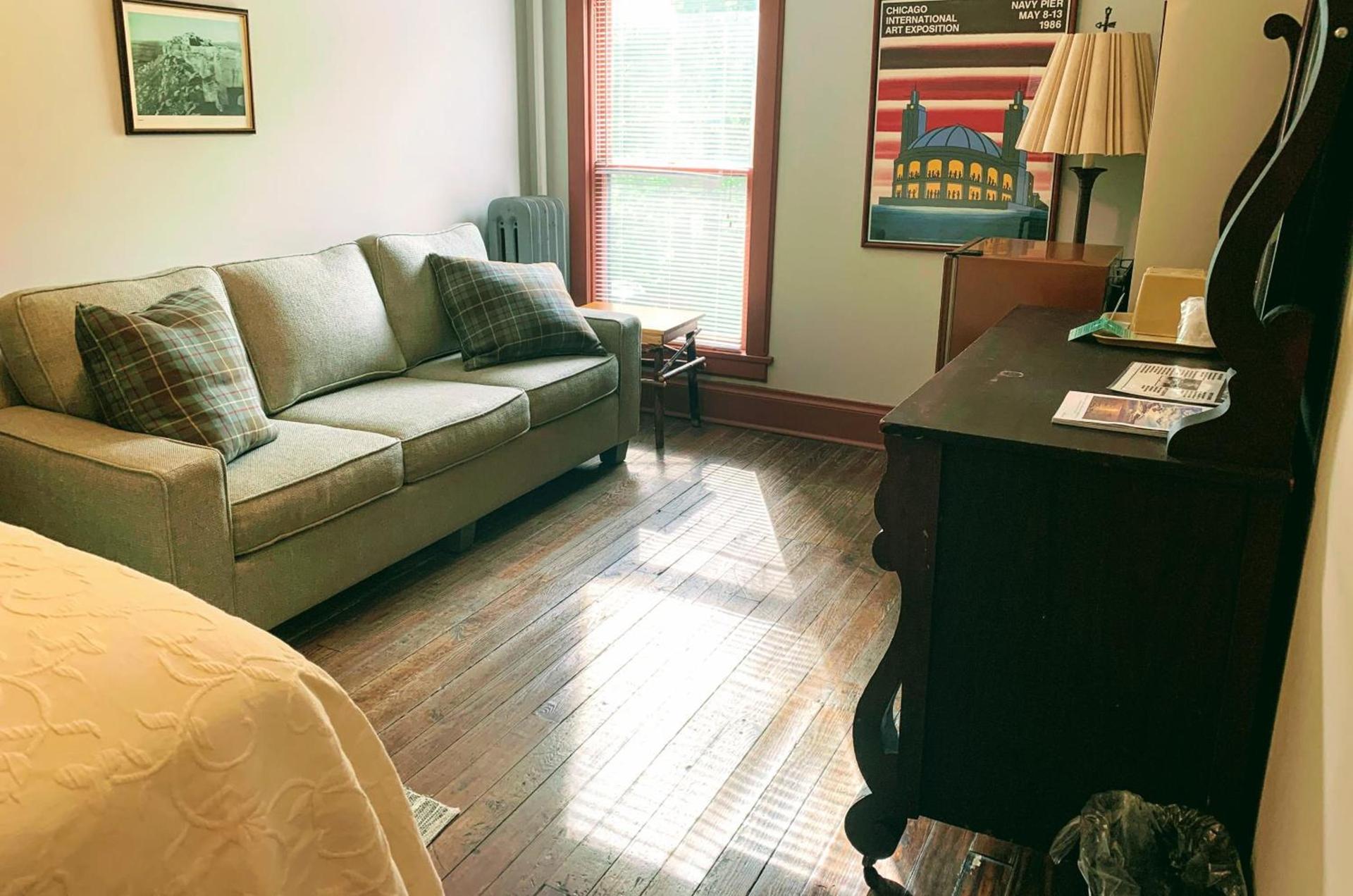 Lakeside Inn photo 11