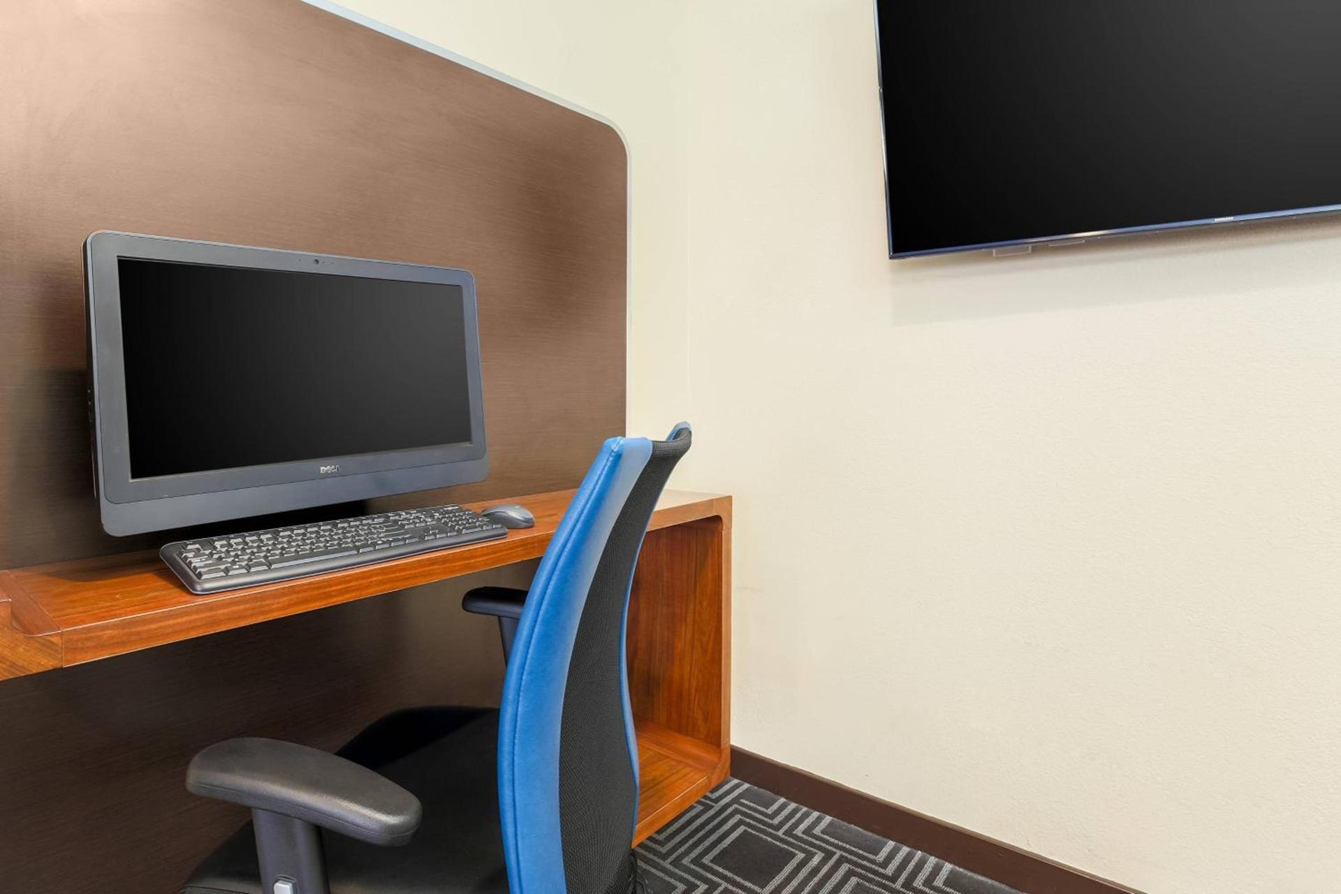 Suburban Studios Denver Tech Center photo 18