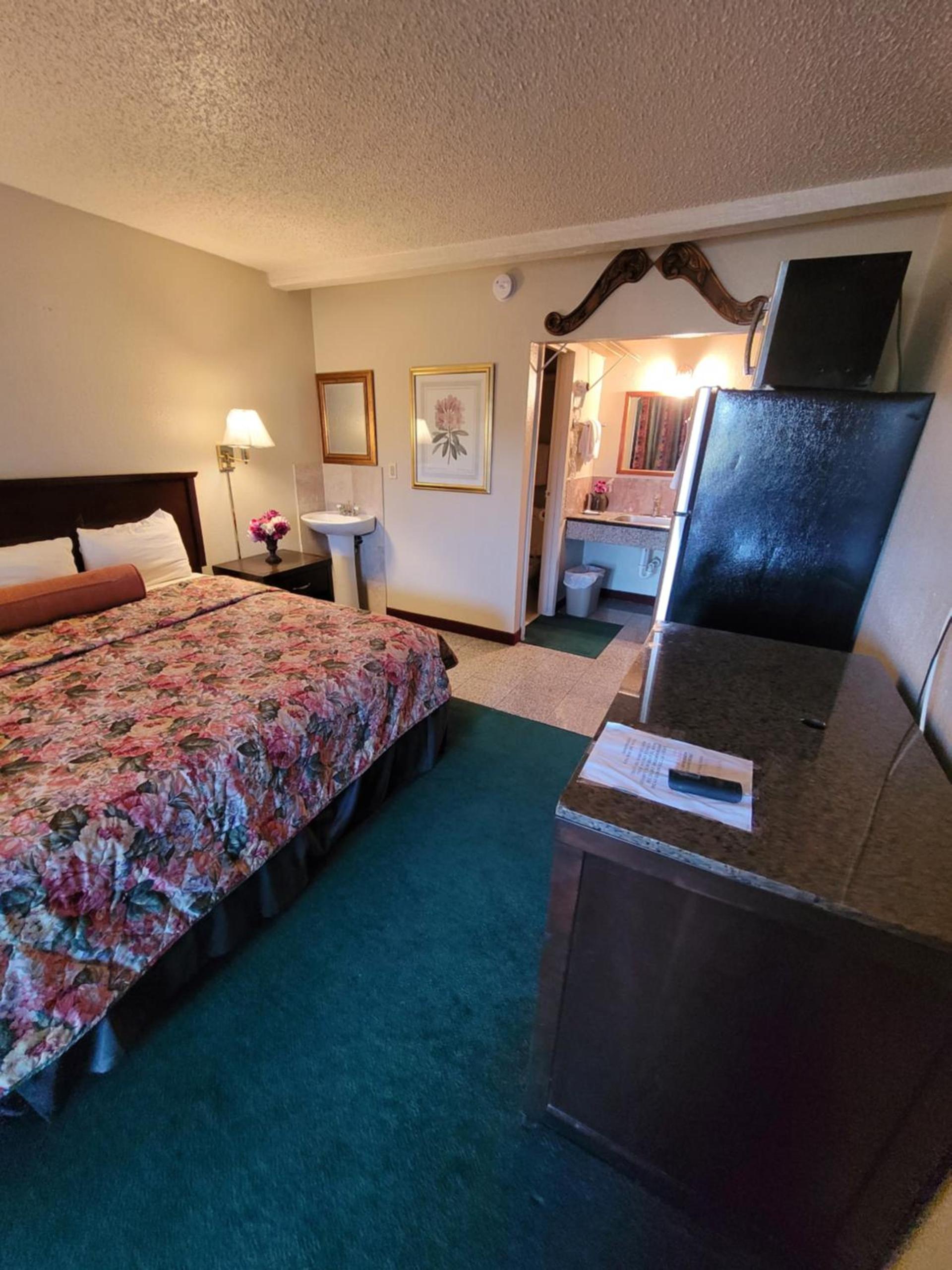 Express Inn and Suites photo 5