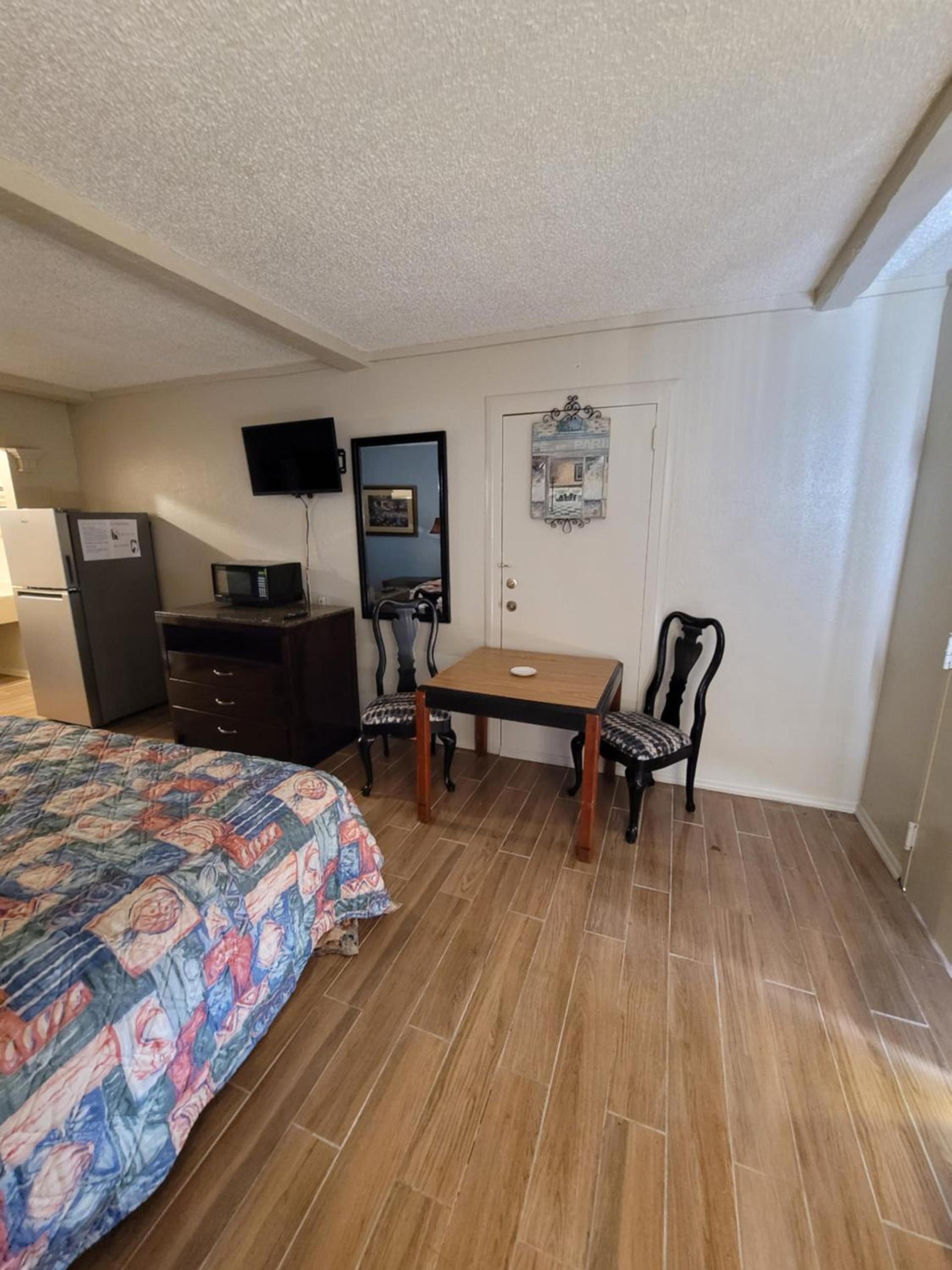 Express Inn and Suites photo 3