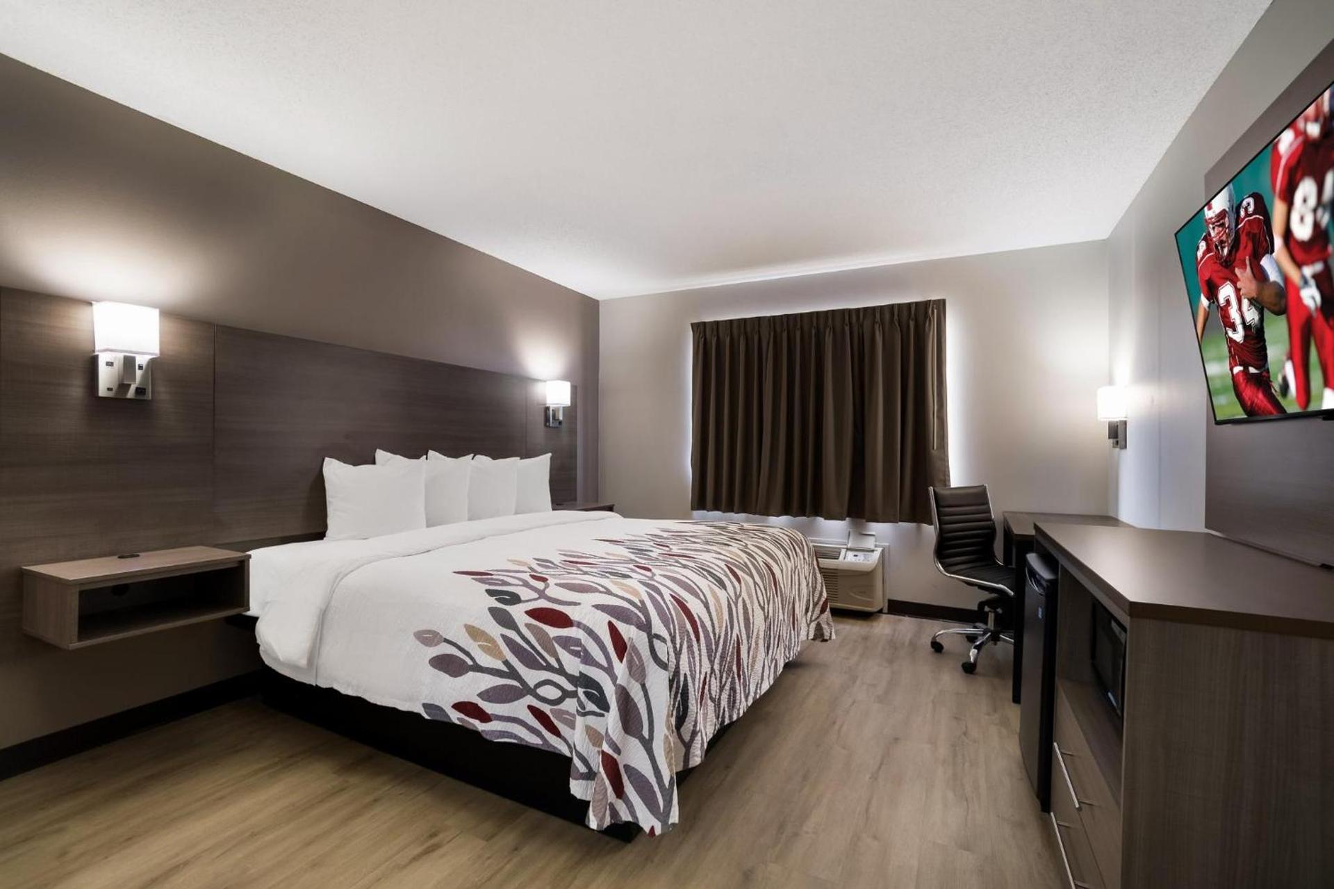 Red Roof Inn Marston photo 10
