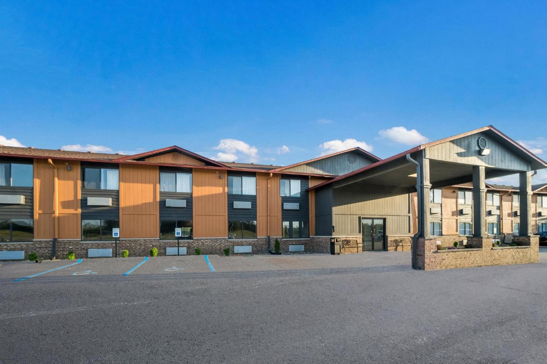Red Roof Inn Marston photo 1