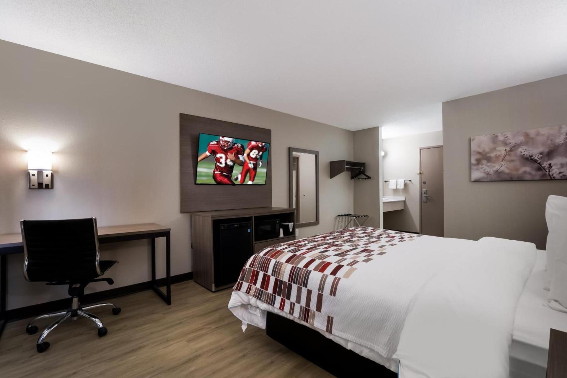 Red Roof Inn Marston photo 12