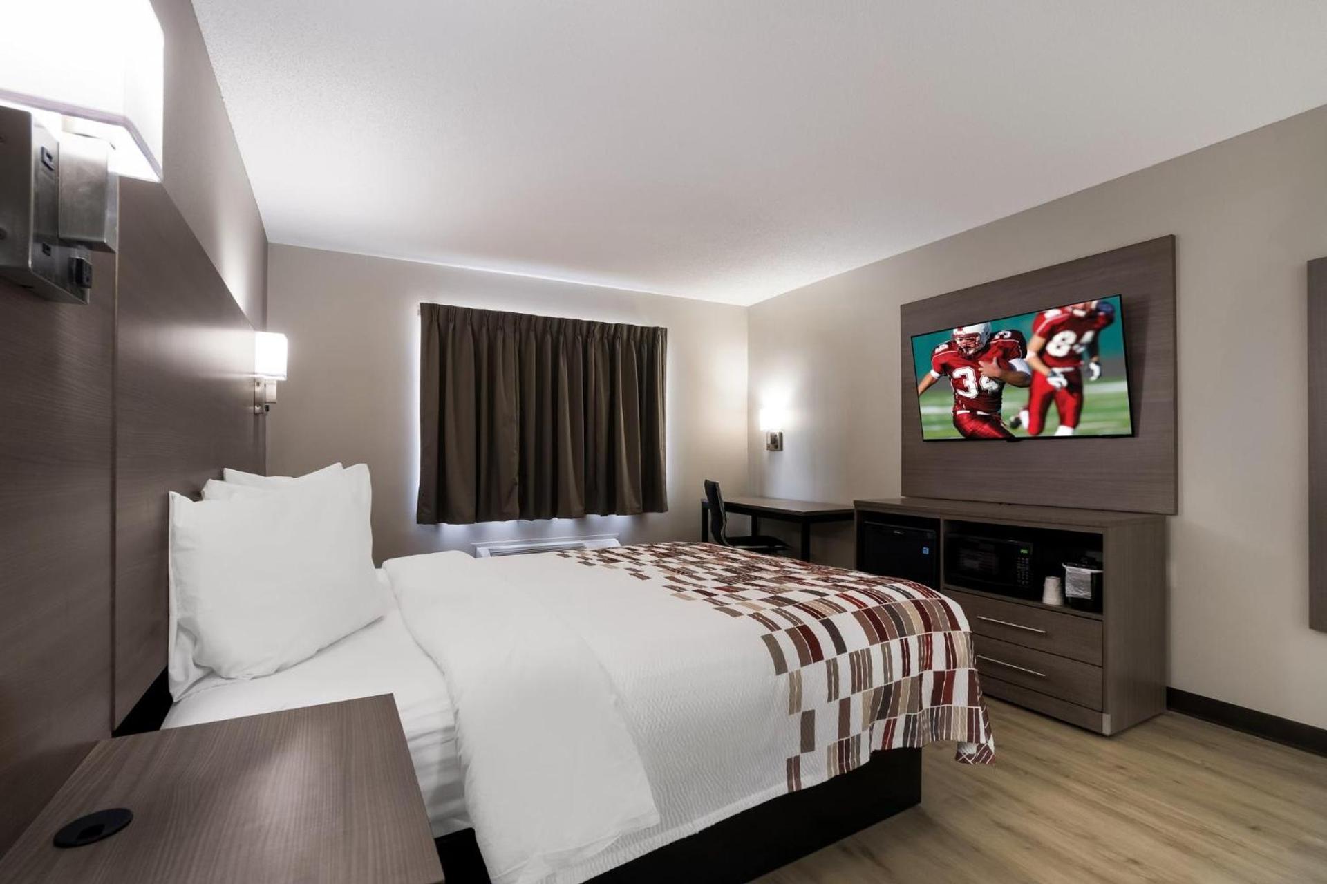 Red Roof Inn Marston photo 16