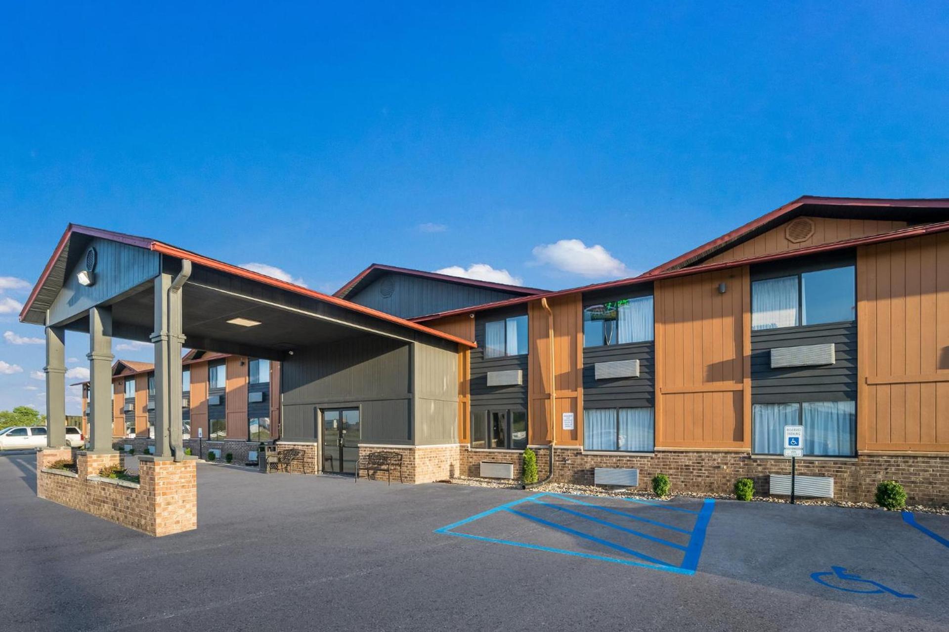Red Roof Inn Marston photo 2
