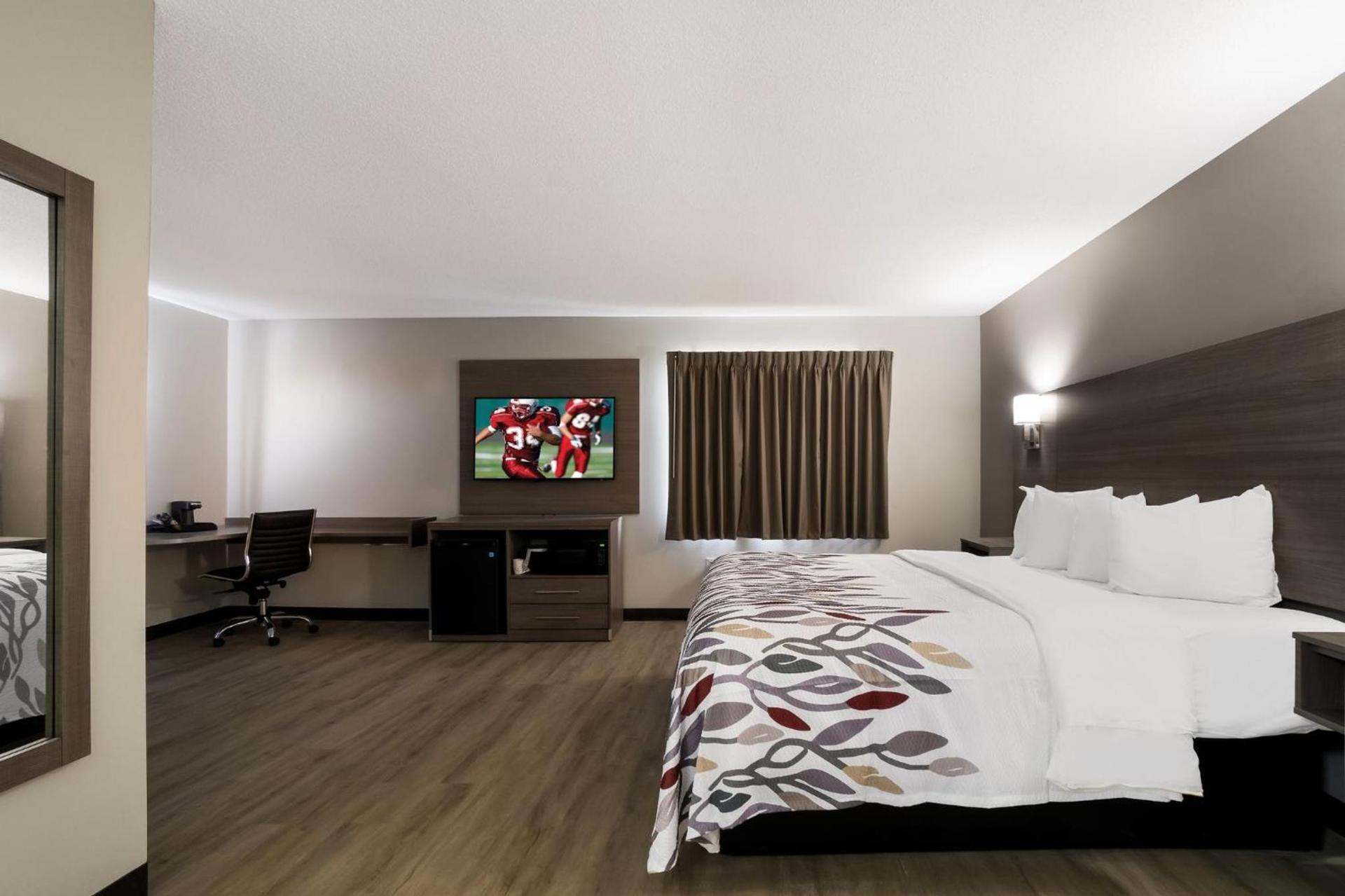 Red Roof Inn Marston photo 15
