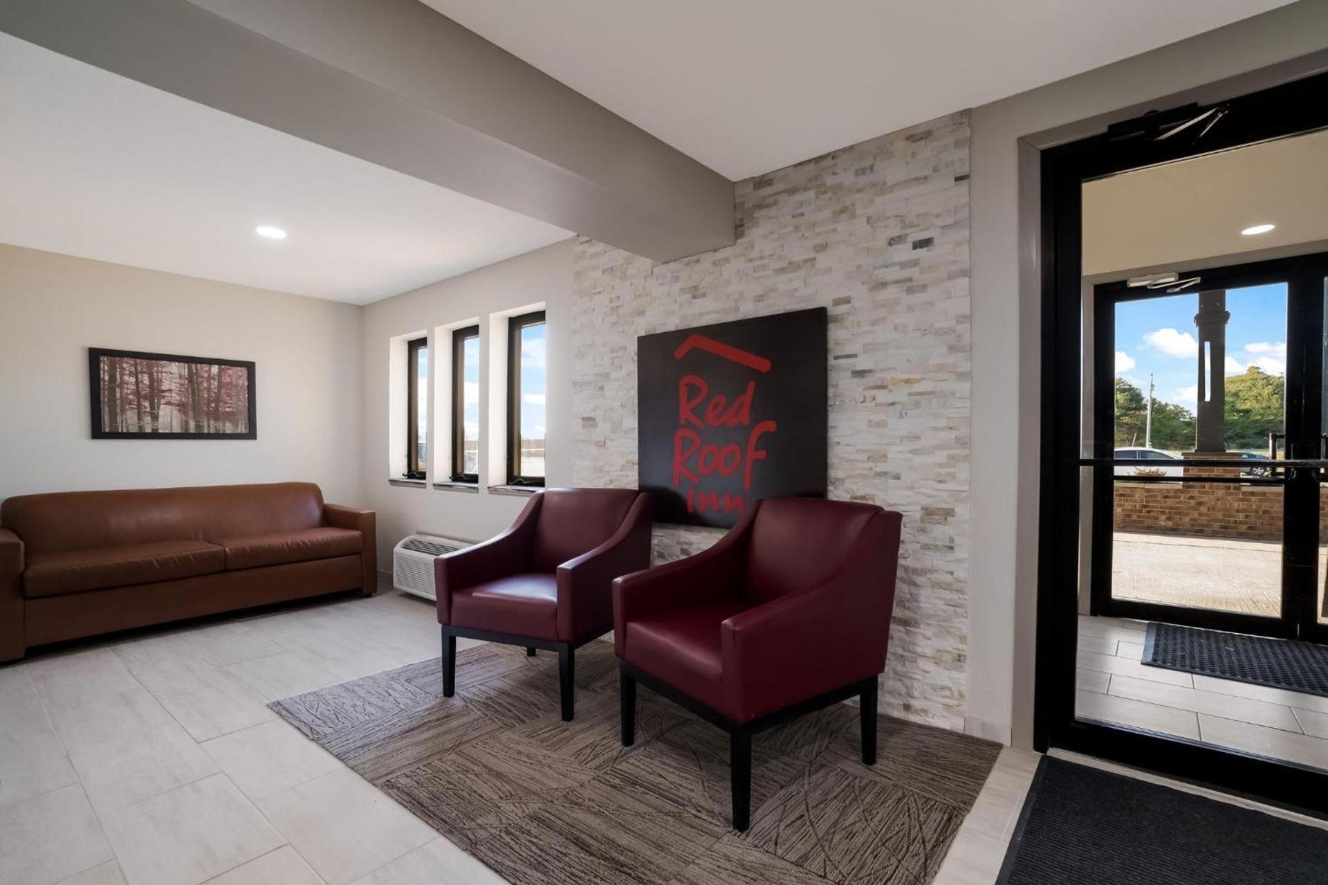 Red Roof Inn Marston photo 36