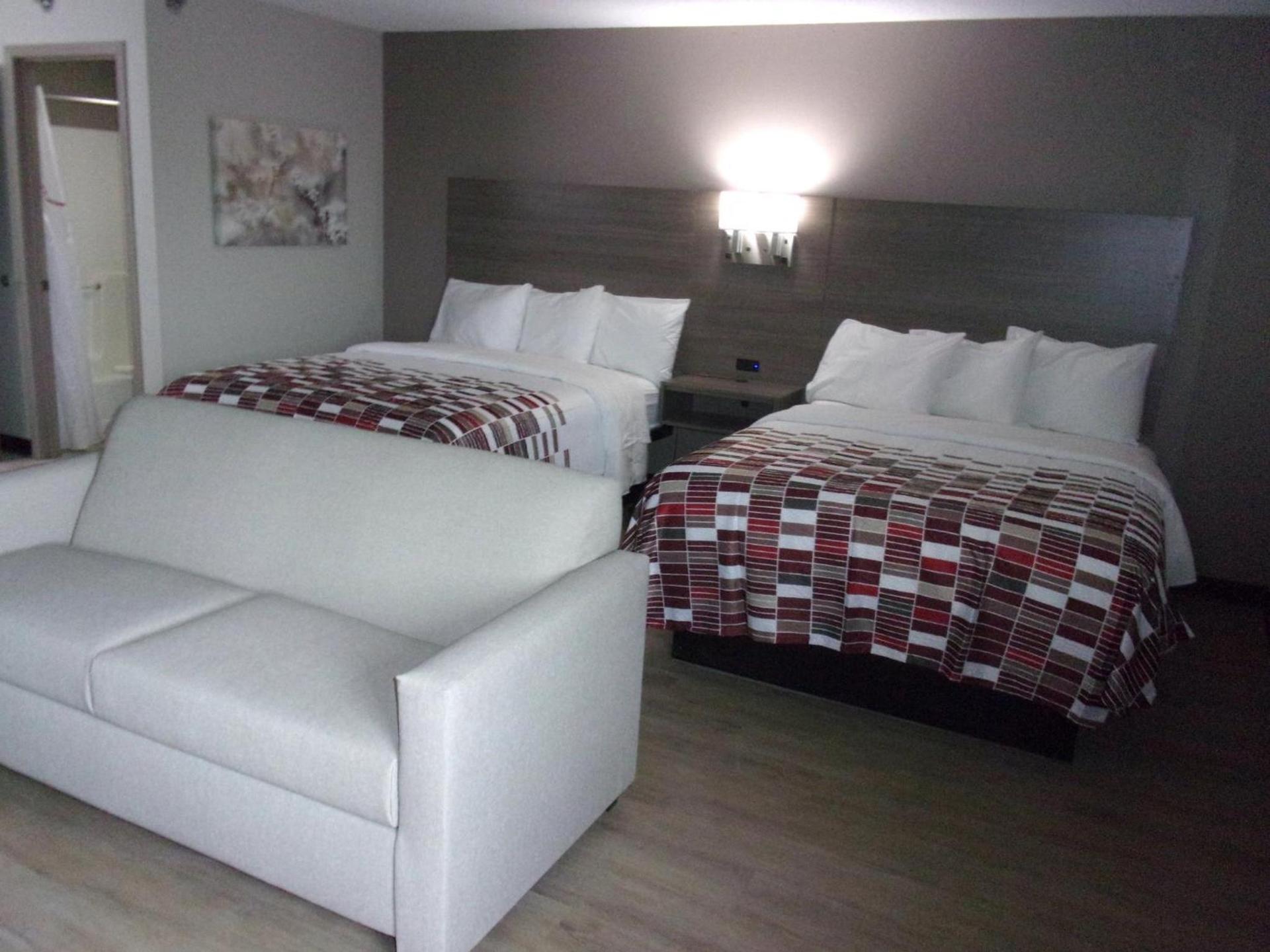 Red Roof Inn Marston photo 13