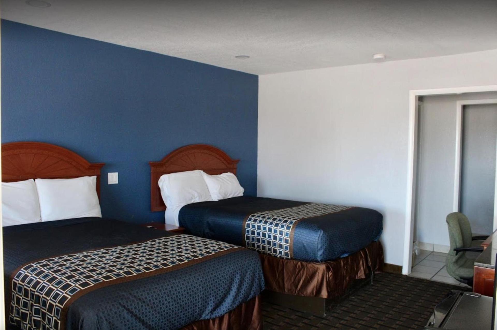 Economy Inn photo 2