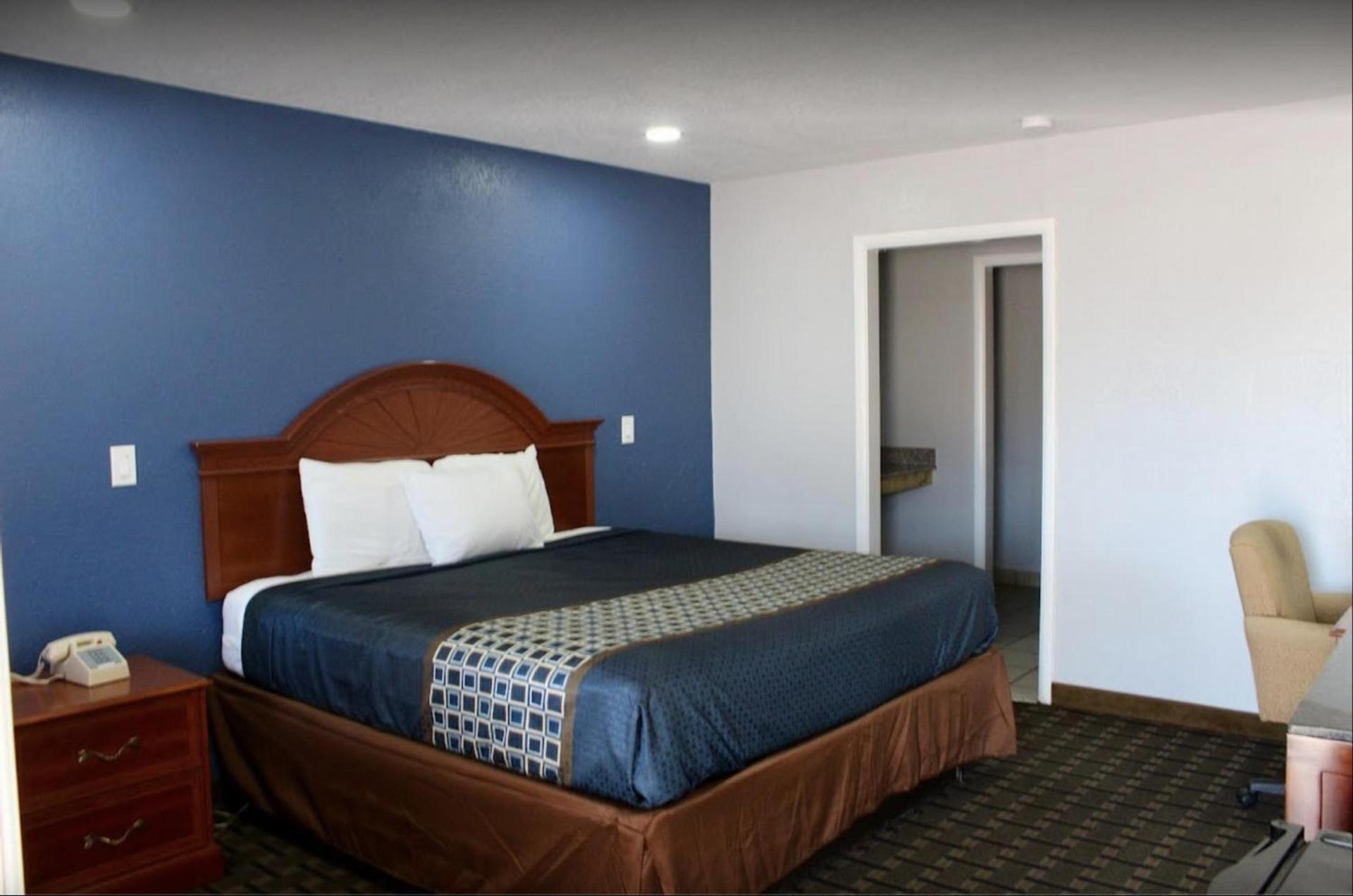 Economy Inn photo 5