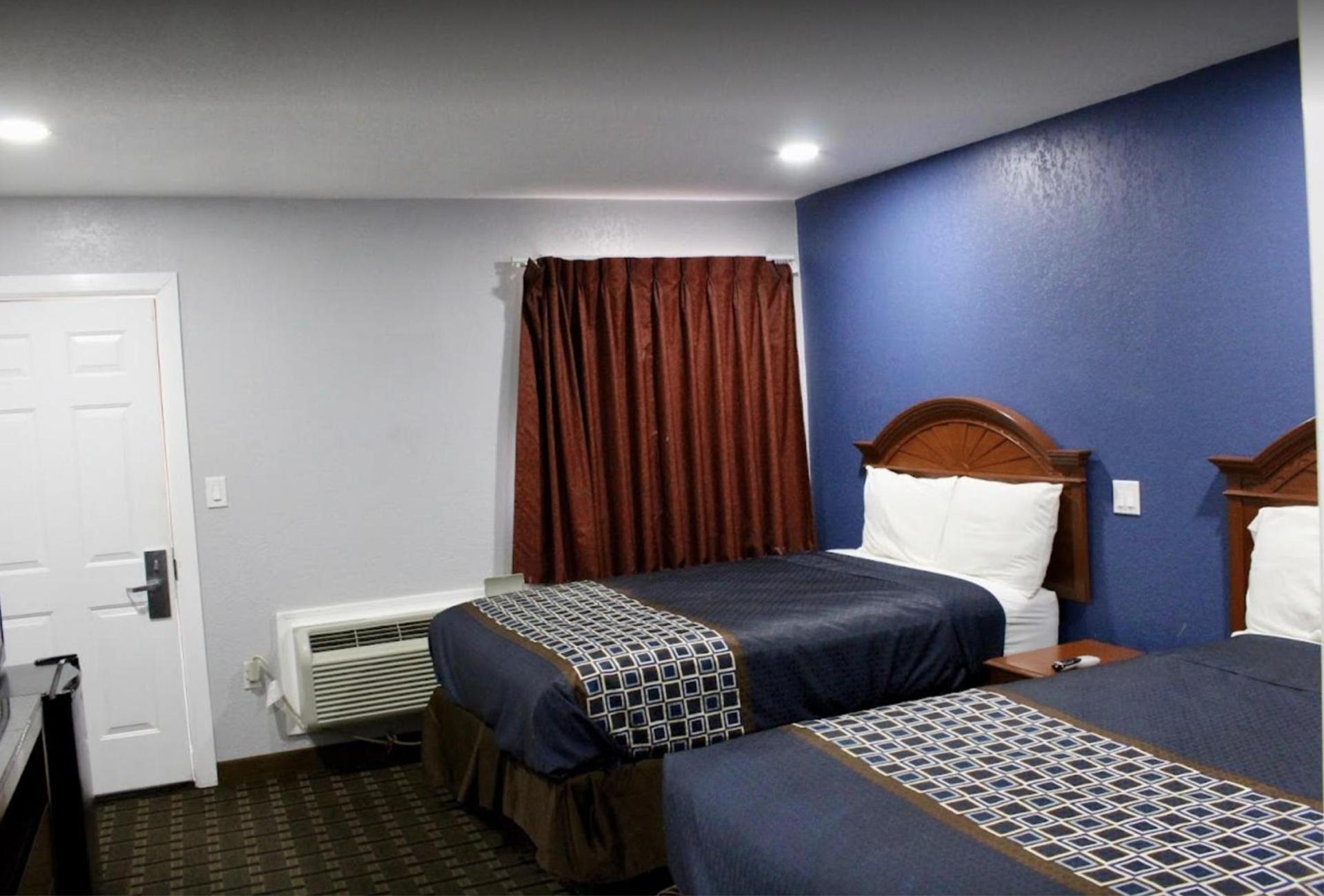 Economy Inn photo 6