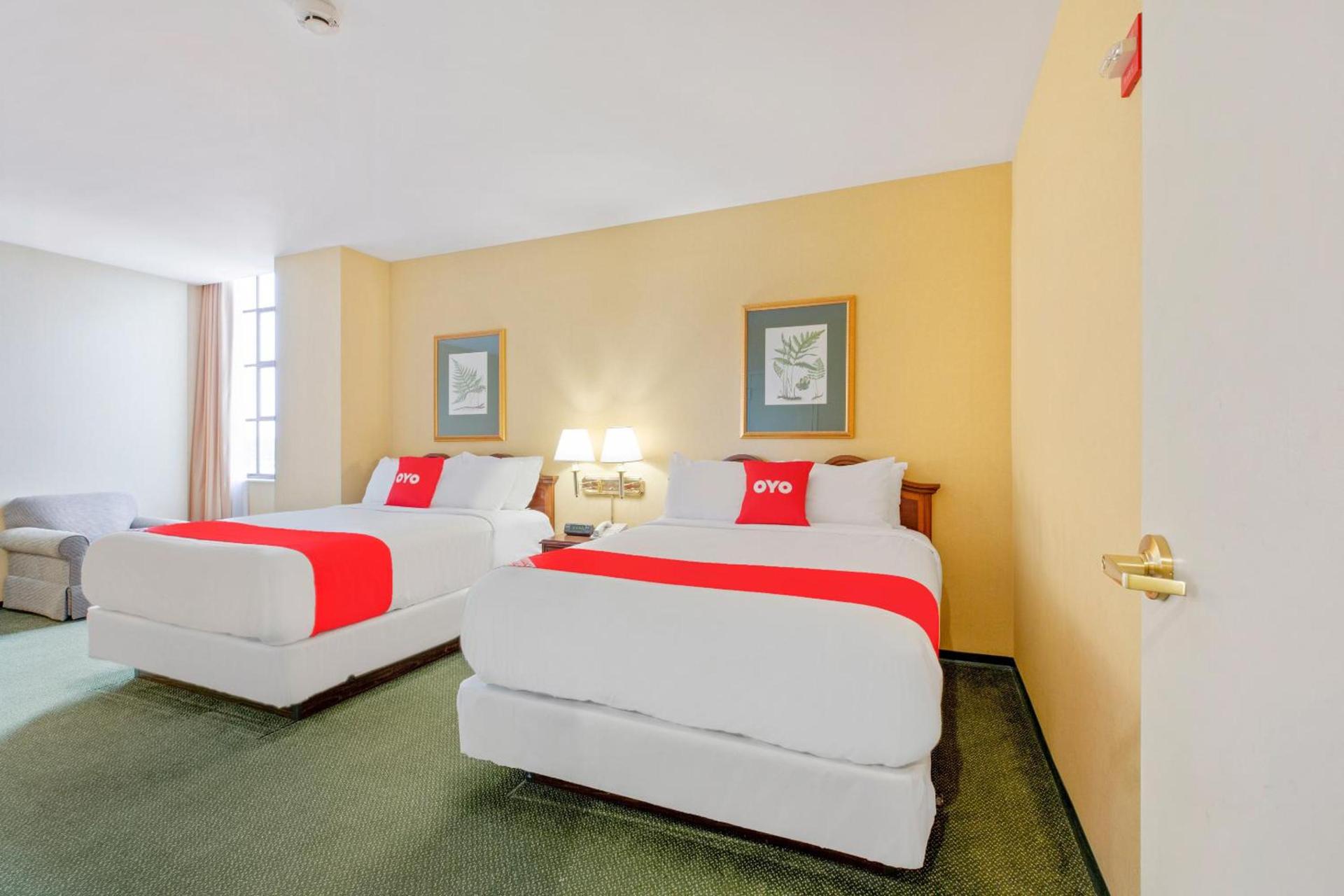 OYO Hotel St Louis Downtown City Center MO photo 42