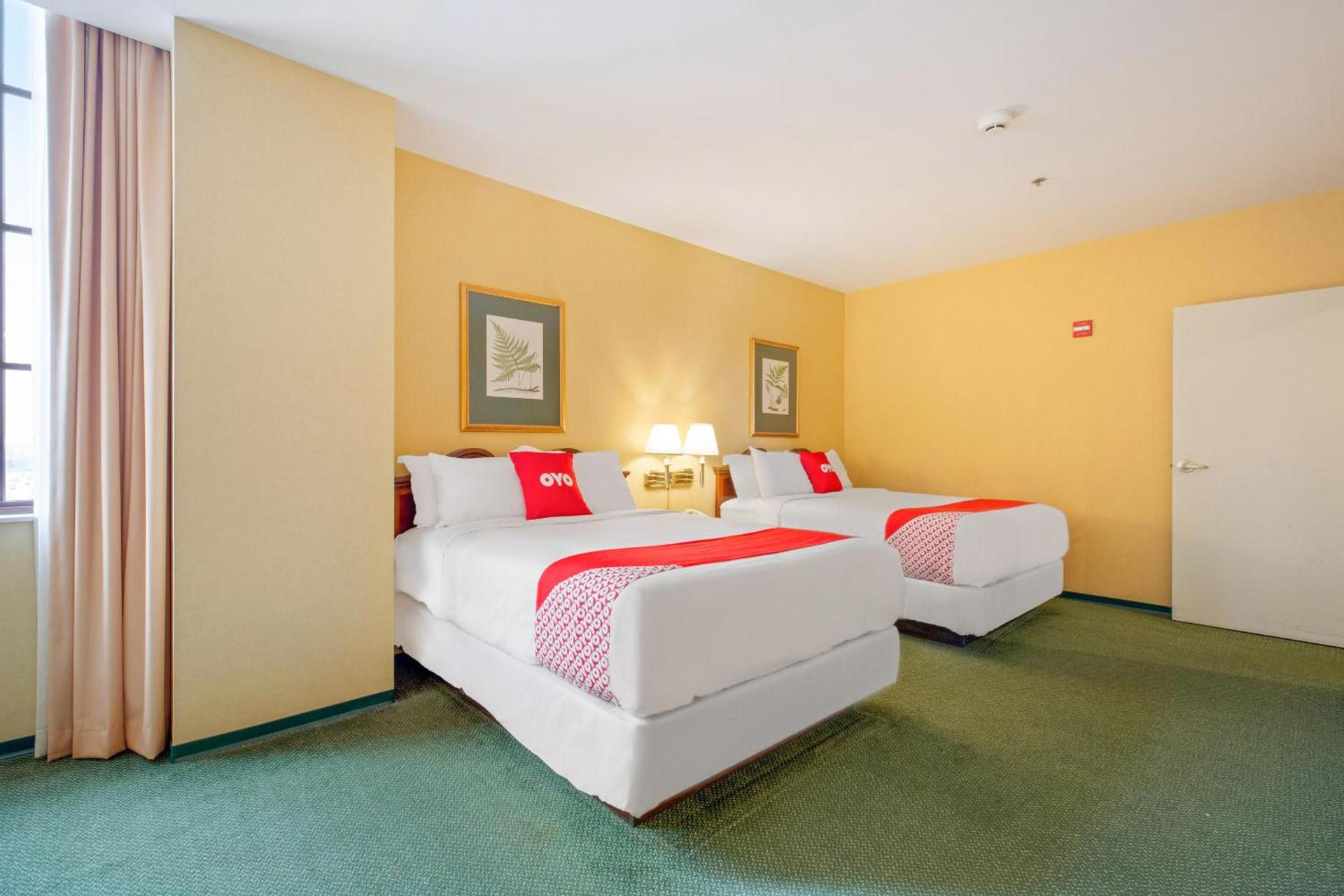 OYO Hotel St Louis Downtown City Center MO photo 38
