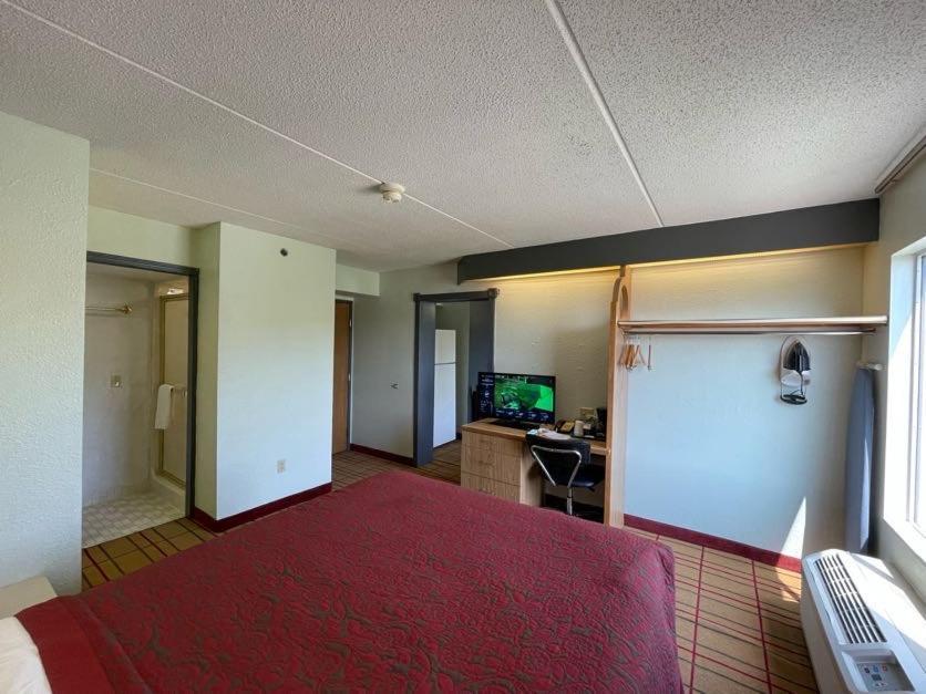AIRPORT LODGING Pittsburgh Airport photo 28