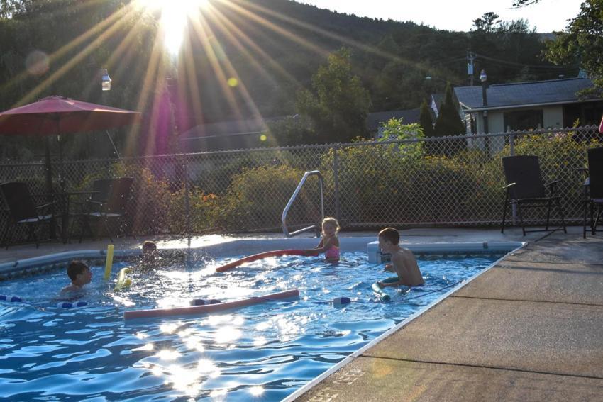 Adirondack Sunrise Lodge photo 2