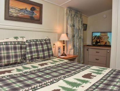 Adirondack Sunrise Lodge photo 33
