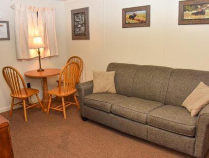 Adirondack Sunrise Lodge photo 37