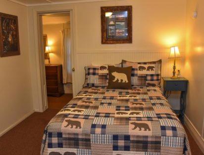 Adirondack Sunrise Lodge photo 38