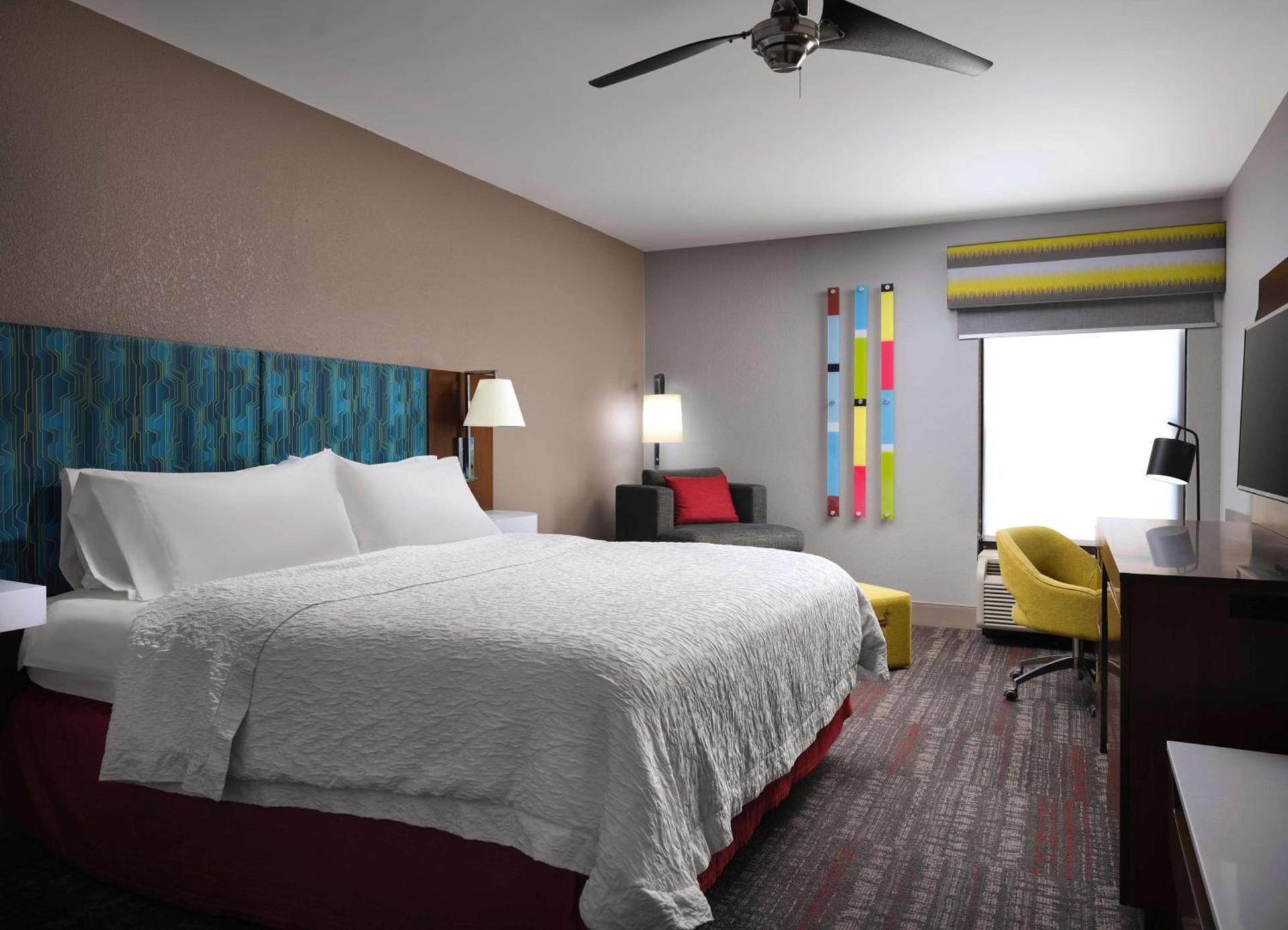 Hampton Inn Clinton photo 40