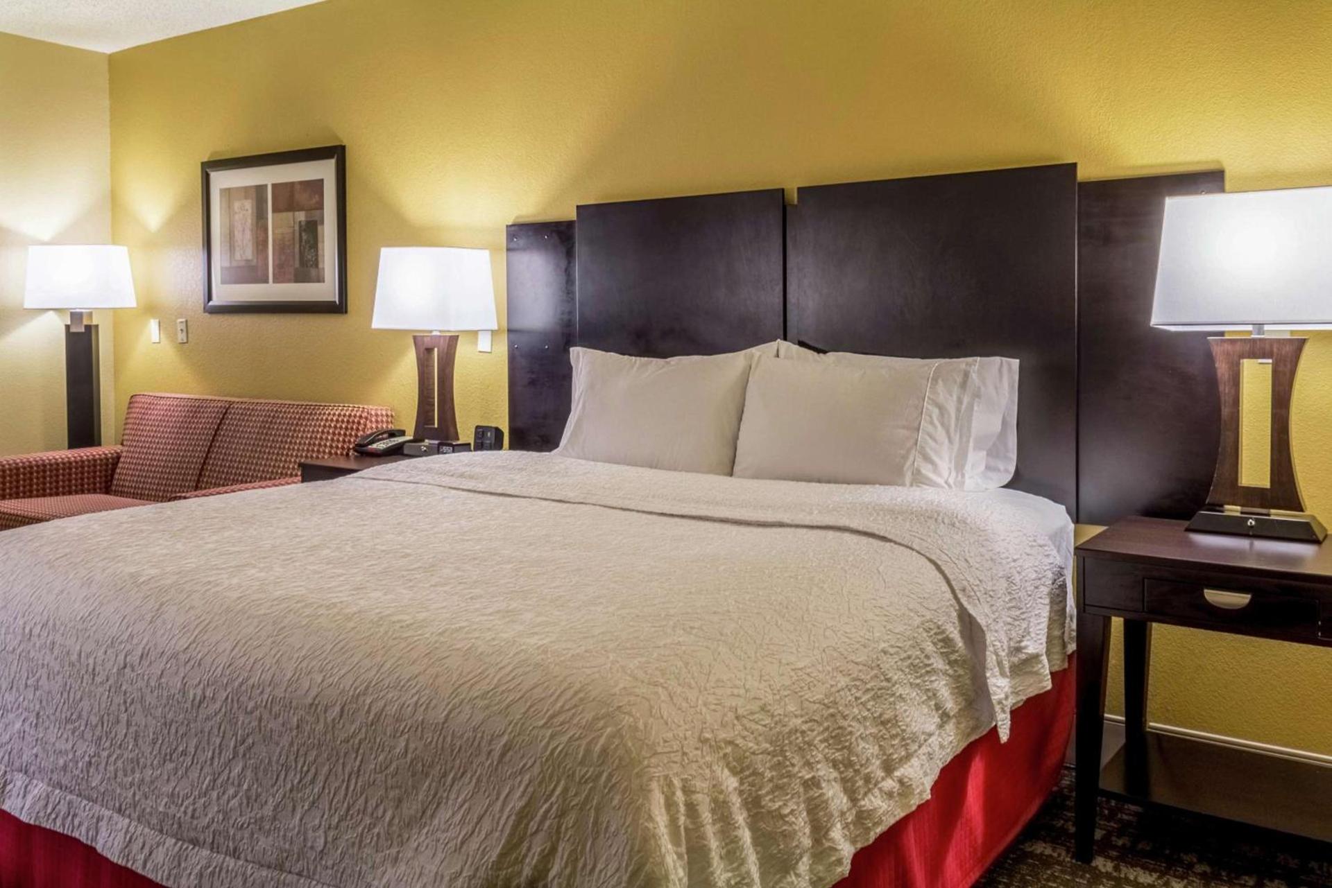 Hampton Inn Clinton photo 7