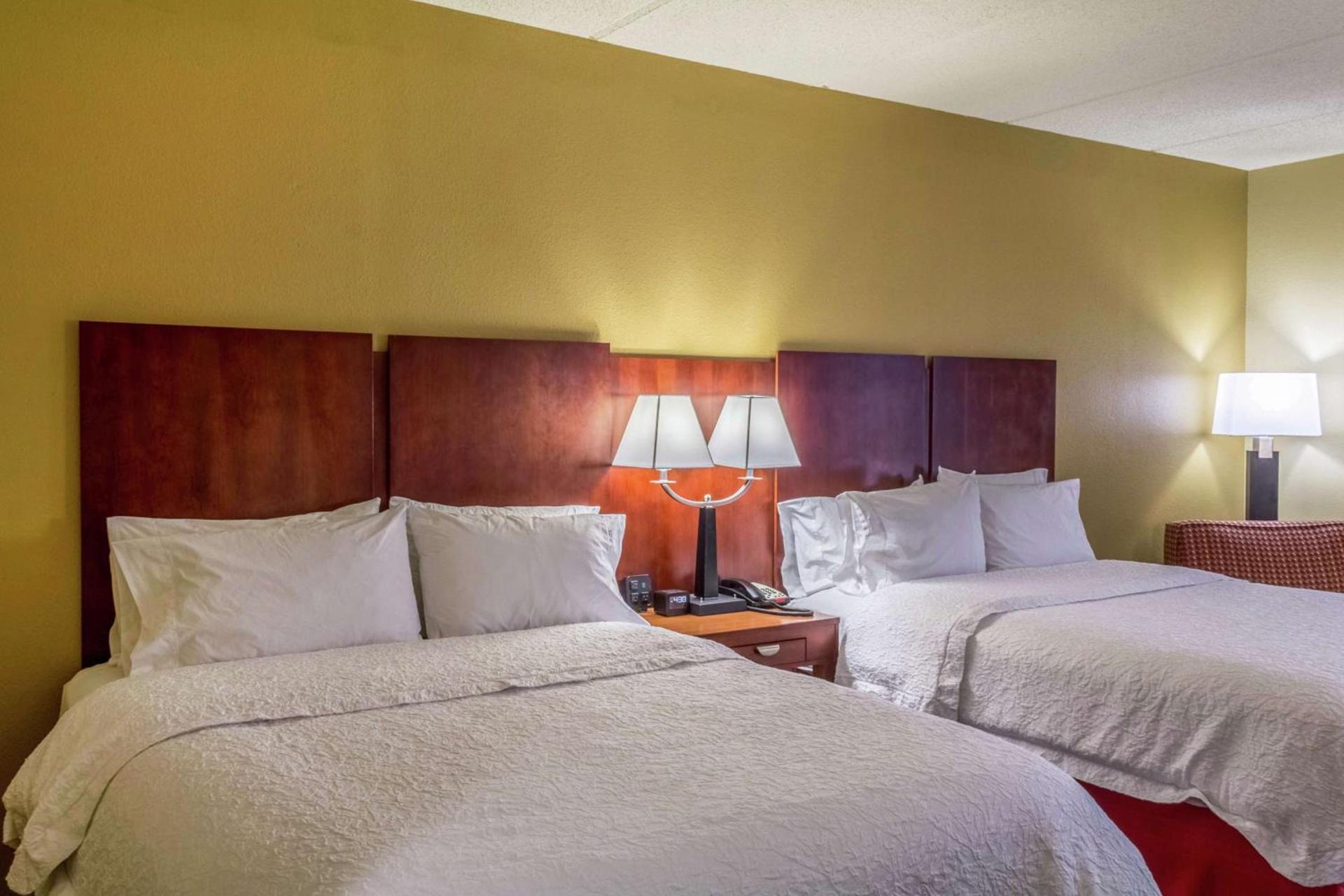 Hampton Inn Clinton photo 12