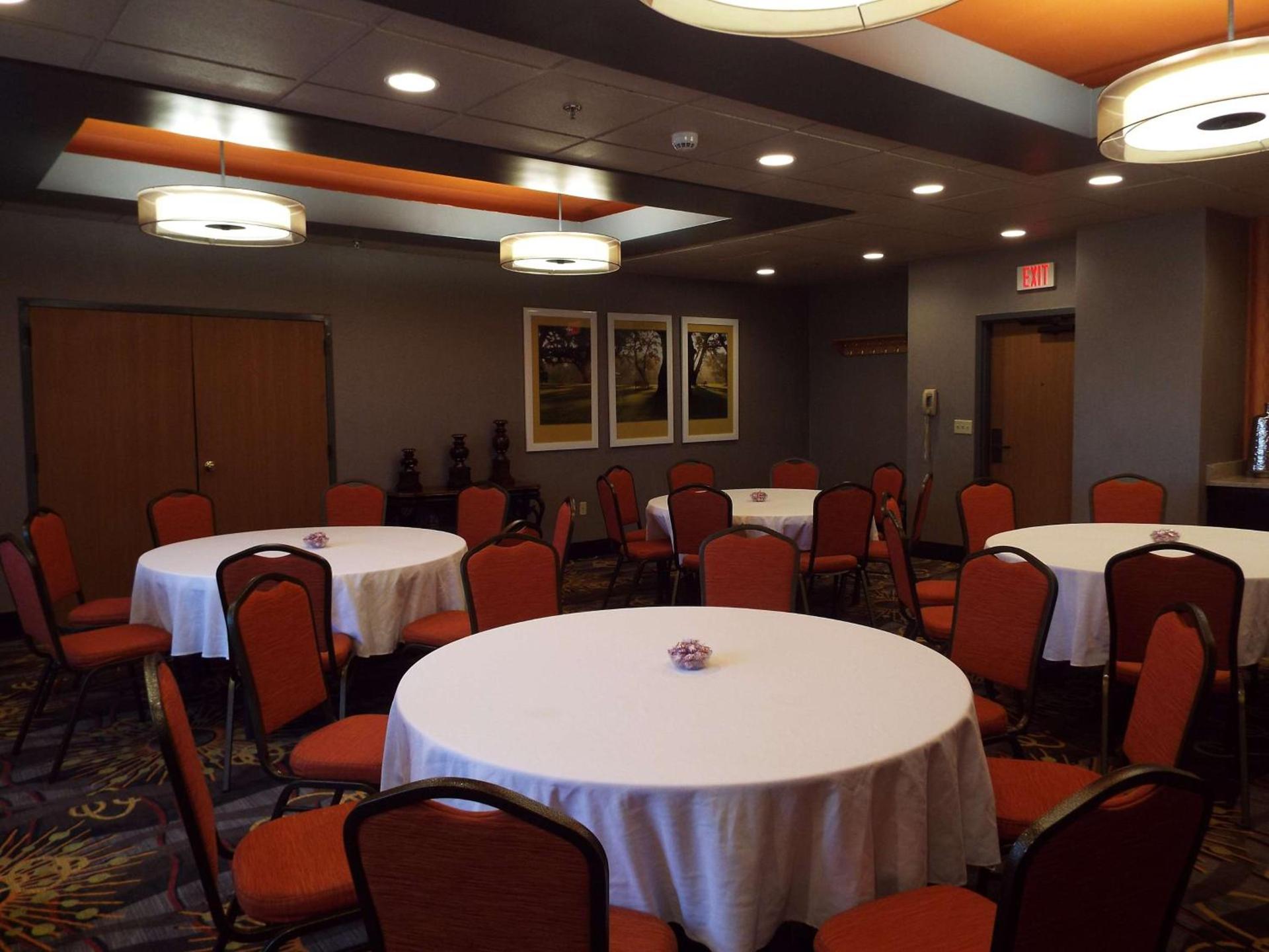 Hampton Inn Clinton photo 27