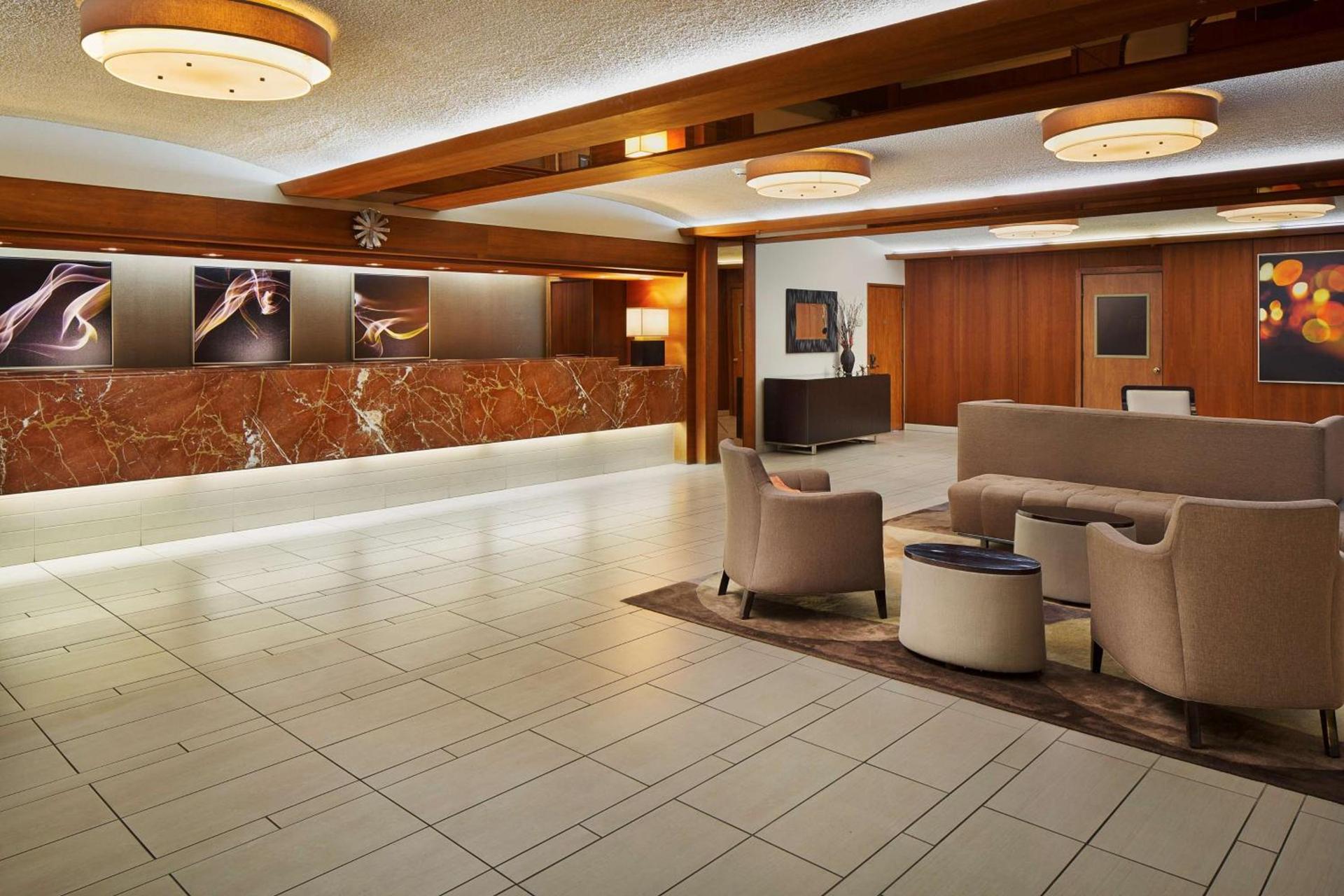 Hilton Oakland Airport photo 2