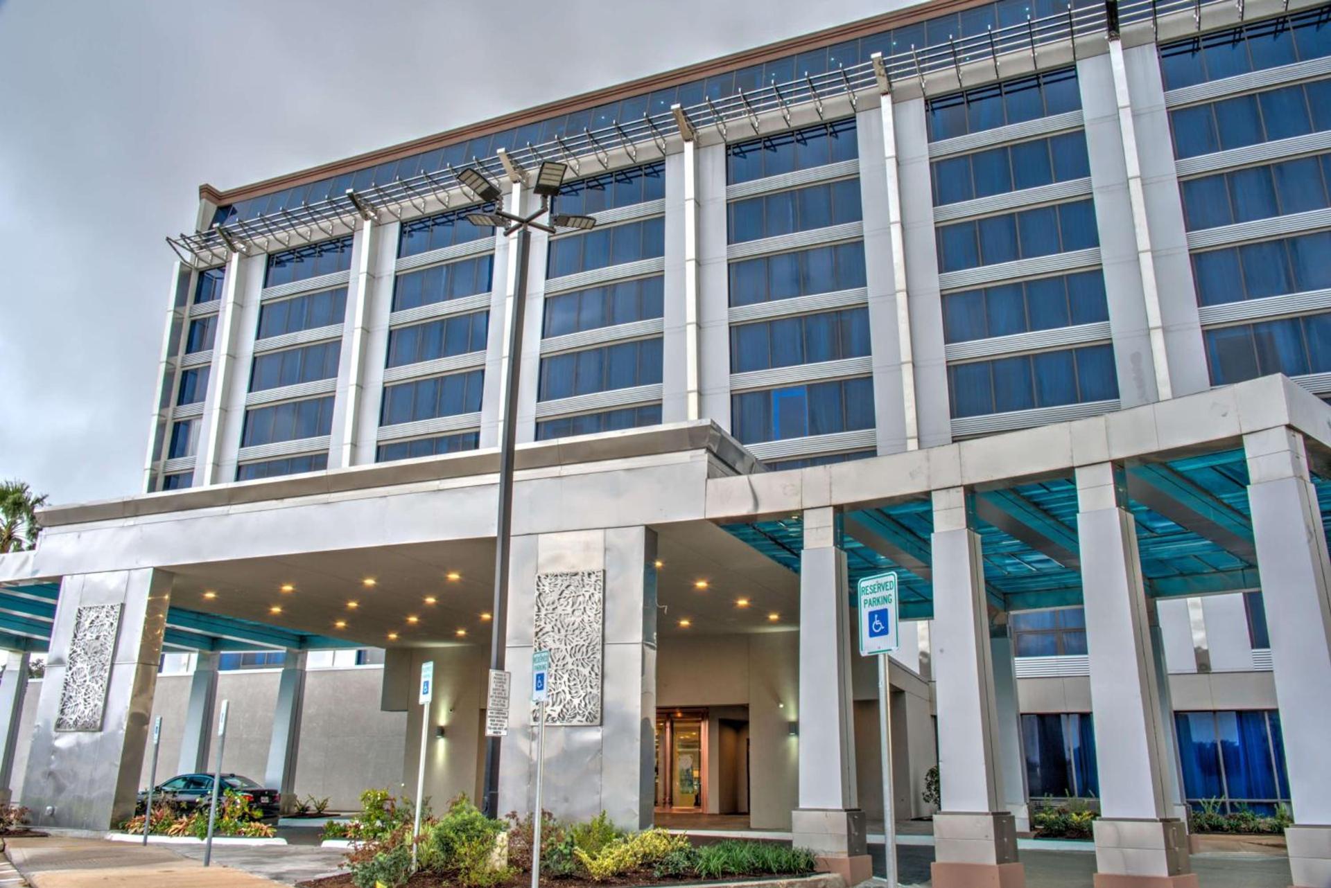 DoubleTree by Hilton Houston Brookhollow photo 1