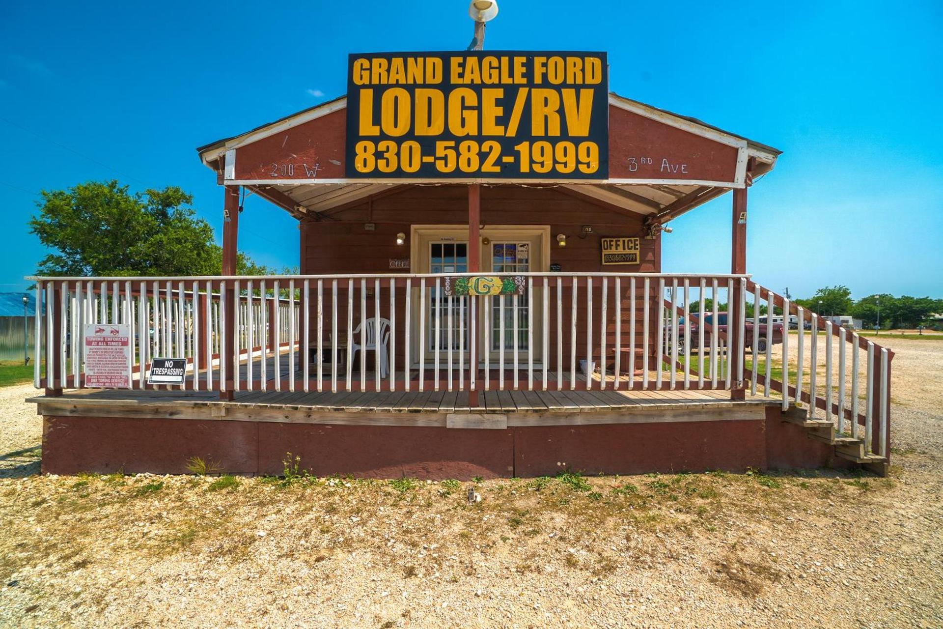 Grand Eagle Ford Lodge & RV Park Nixon By OYO photo 16