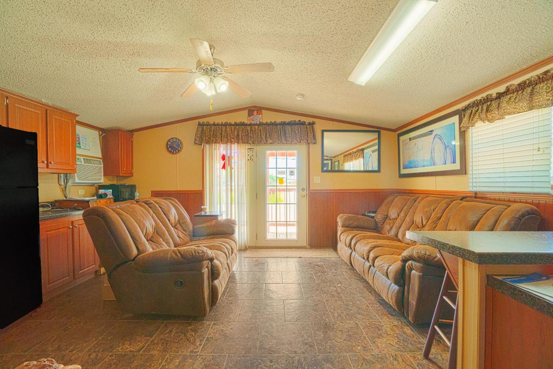 Grand Eagle Ford Lodge & RV Park Nixon By OYO photo 10