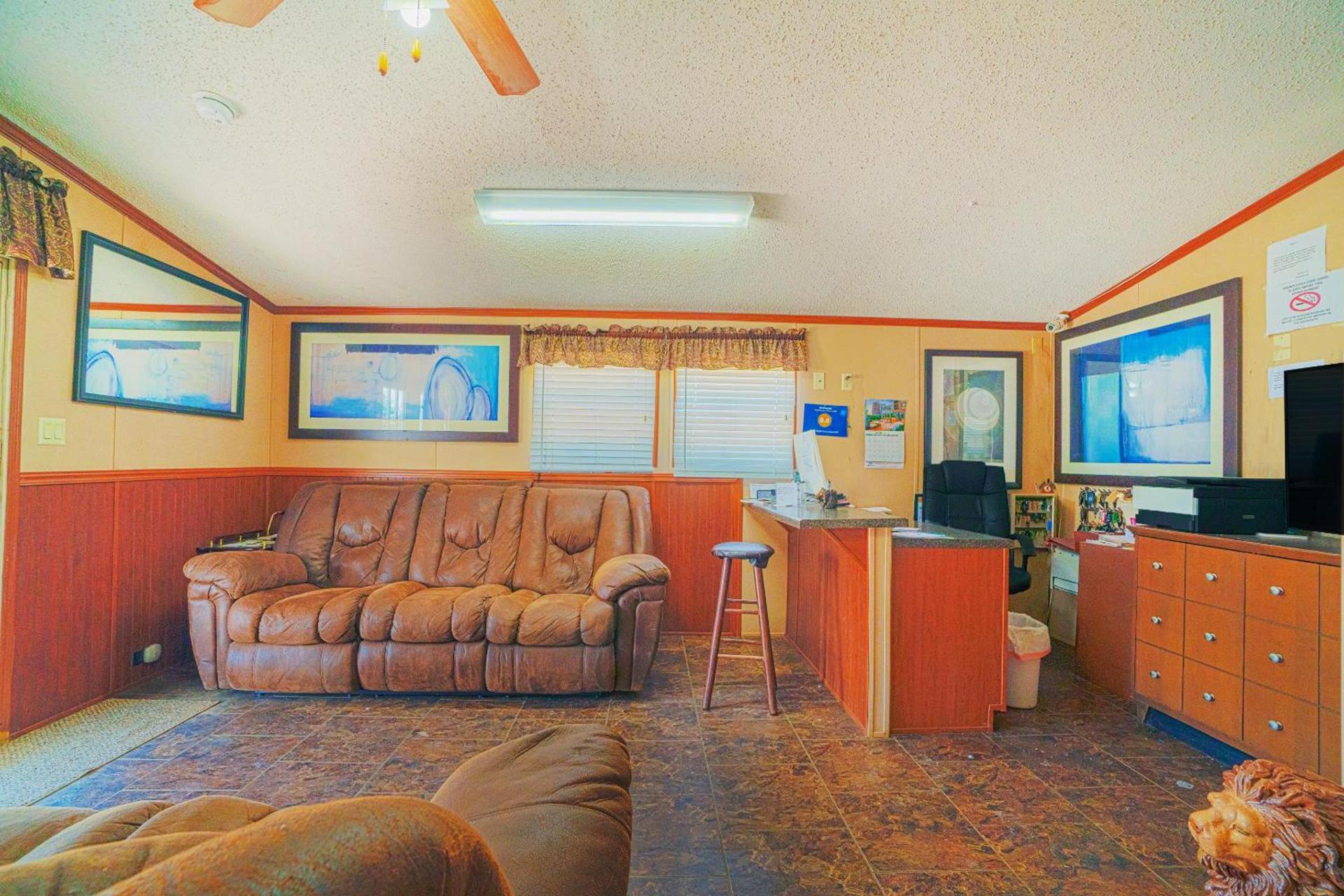 Grand Eagle Ford Lodge & RV Park Nixon By OYO photo 20