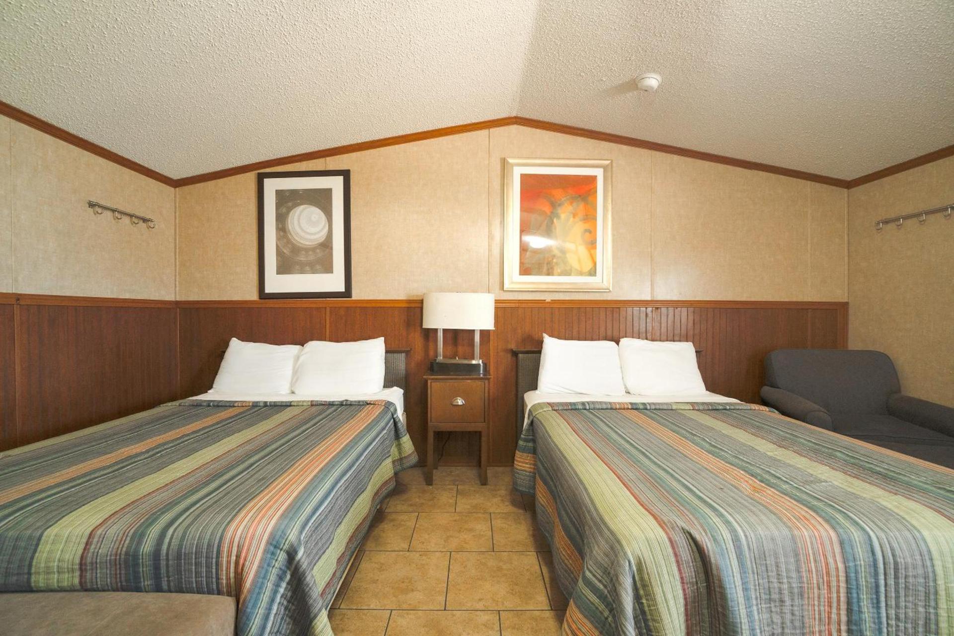 Grand Eagle Ford Lodge & RV Park Nixon By OYO photo 3