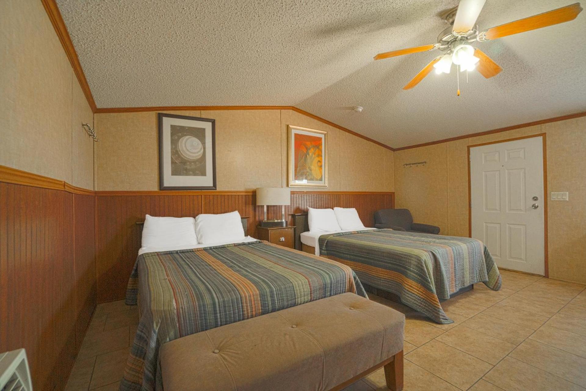 Grand Eagle Ford Lodge & RV Park Nixon By OYO photo 6