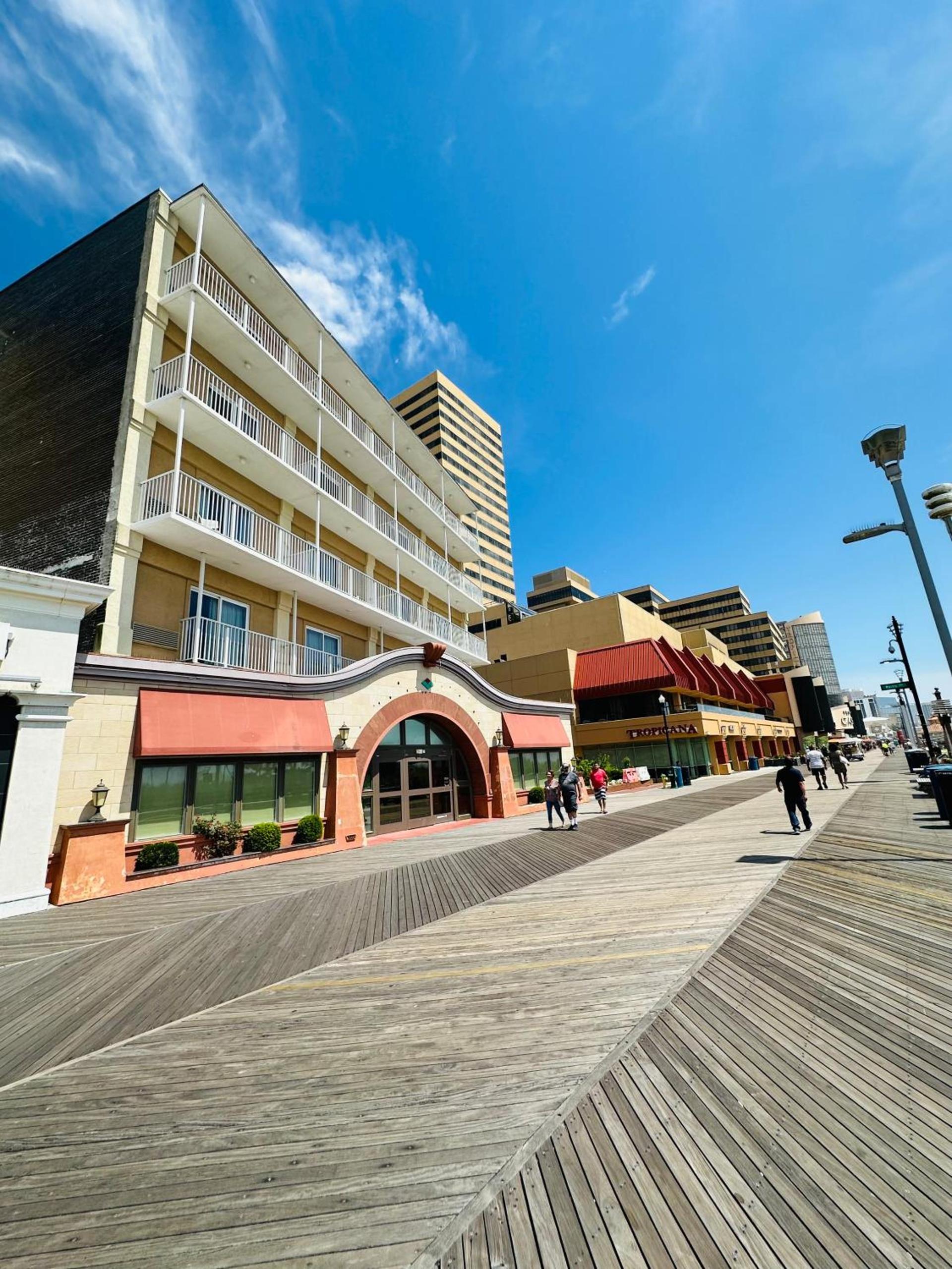 Days Inn by Wyndham Atlantic City Oceanfront-Boardwalk photo 2