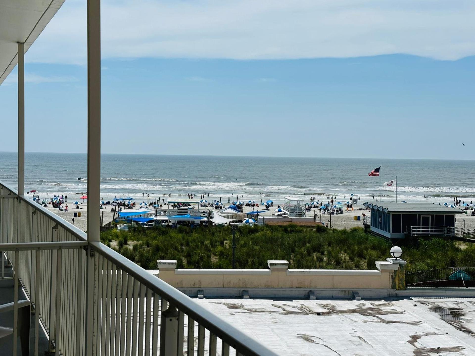 Days Inn by Wyndham Atlantic City Oceanfront-Boardwalk photo 13