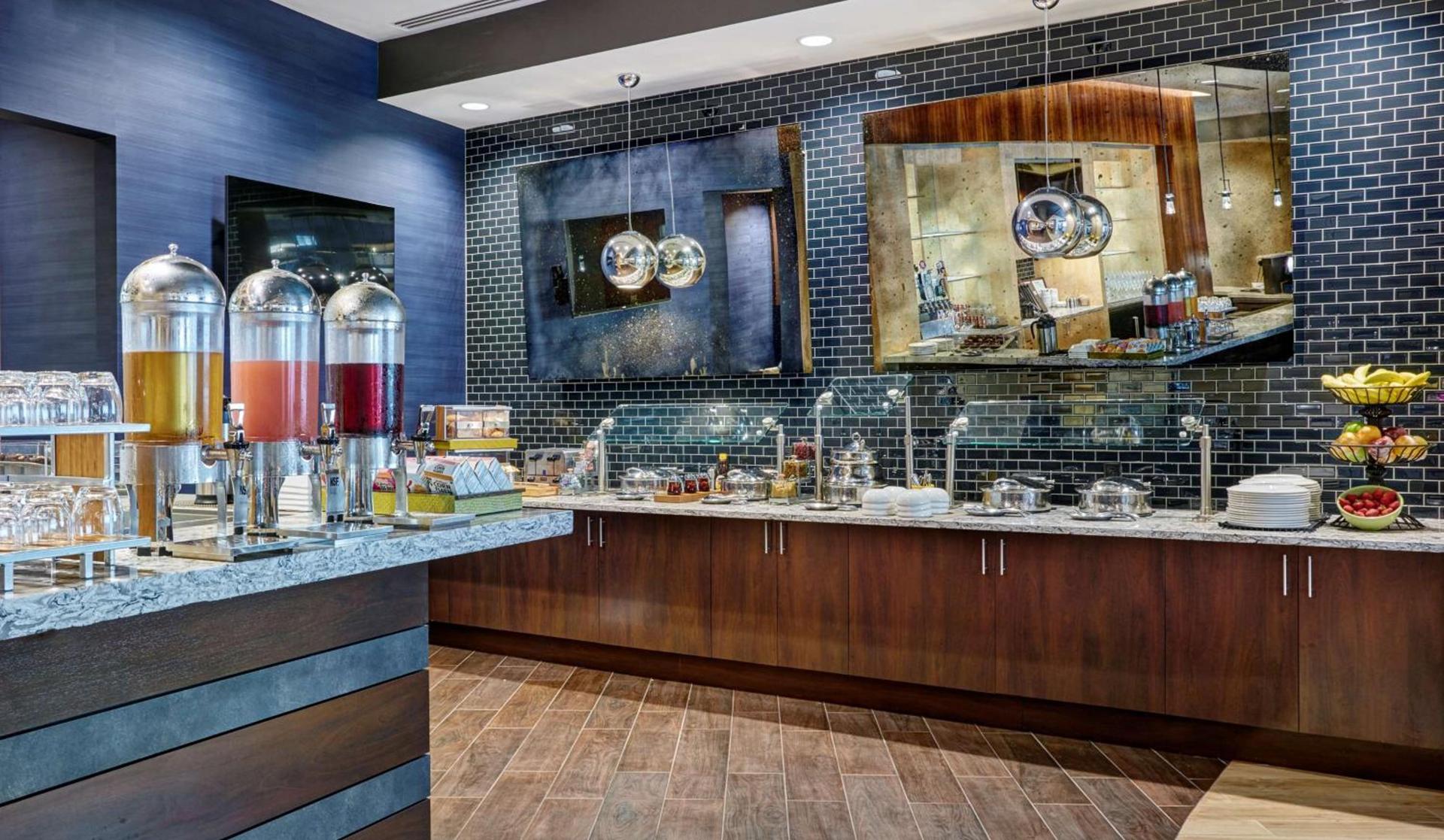 Doubletree by Hilton Charlotte Uptown photo 17
