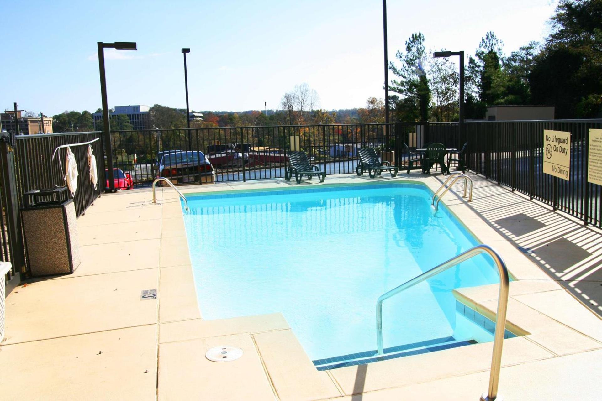 Hampton Inn Atlanta-North Druid Hills photo 11