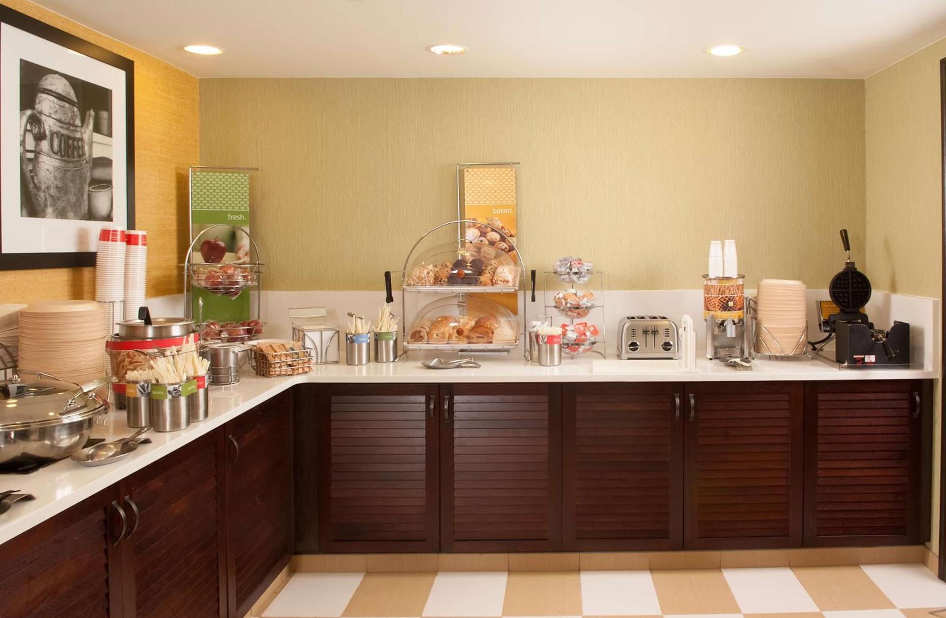 Hampton Inn Atlanta-North Druid Hills photo 34