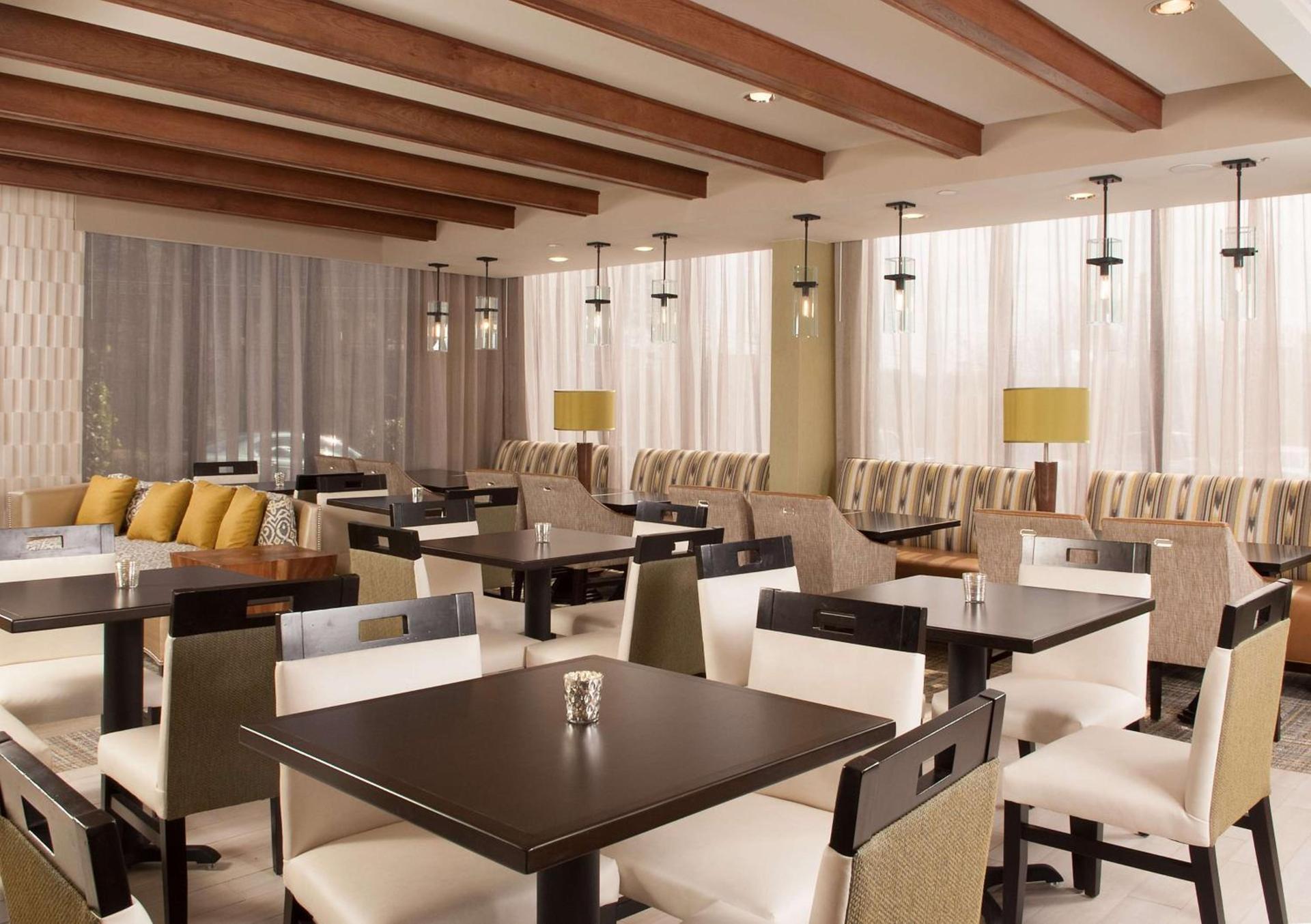 Hampton Inn Atlanta-North Druid Hills photo 10