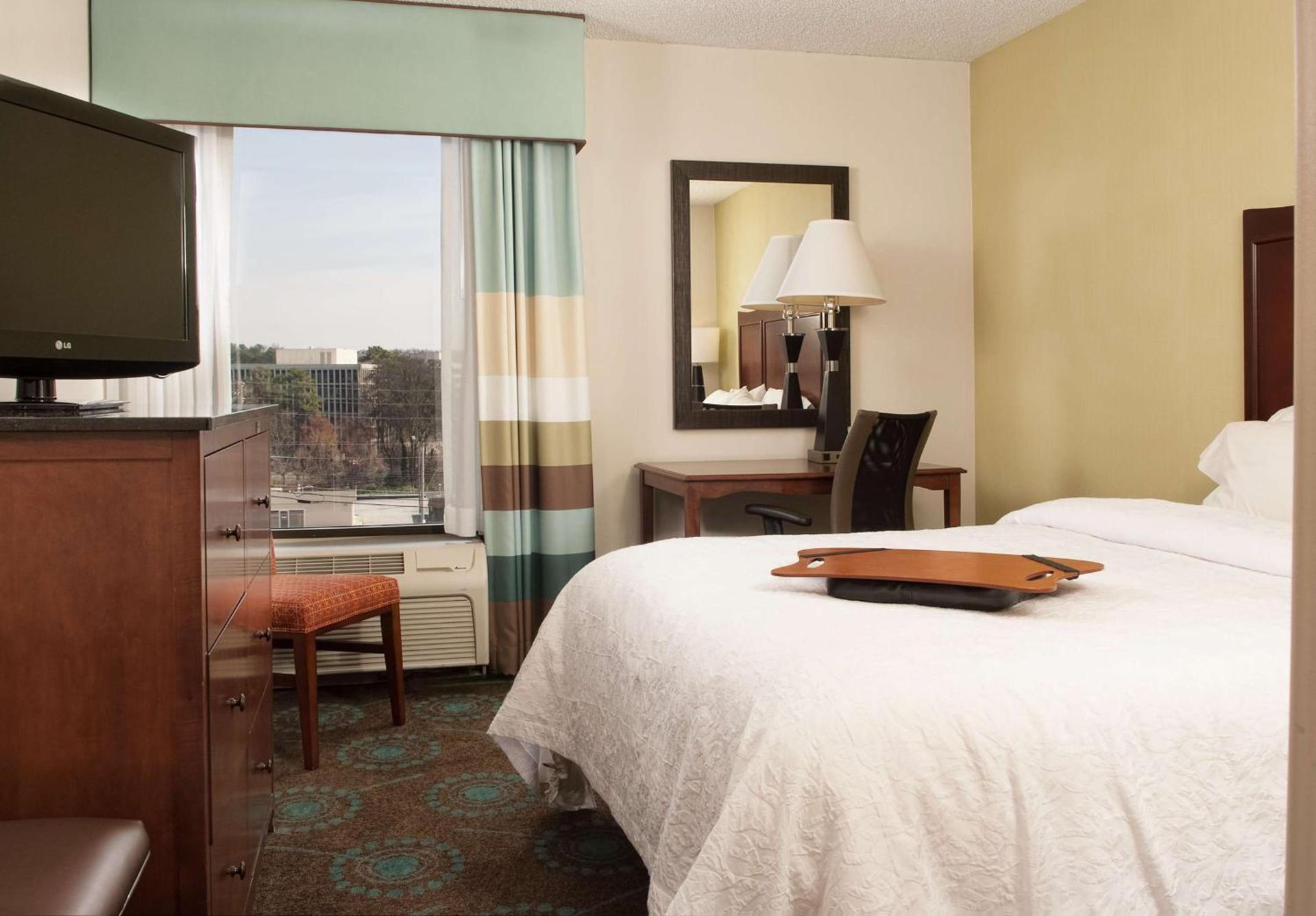 Hampton Inn Atlanta-North Druid Hills photo 24