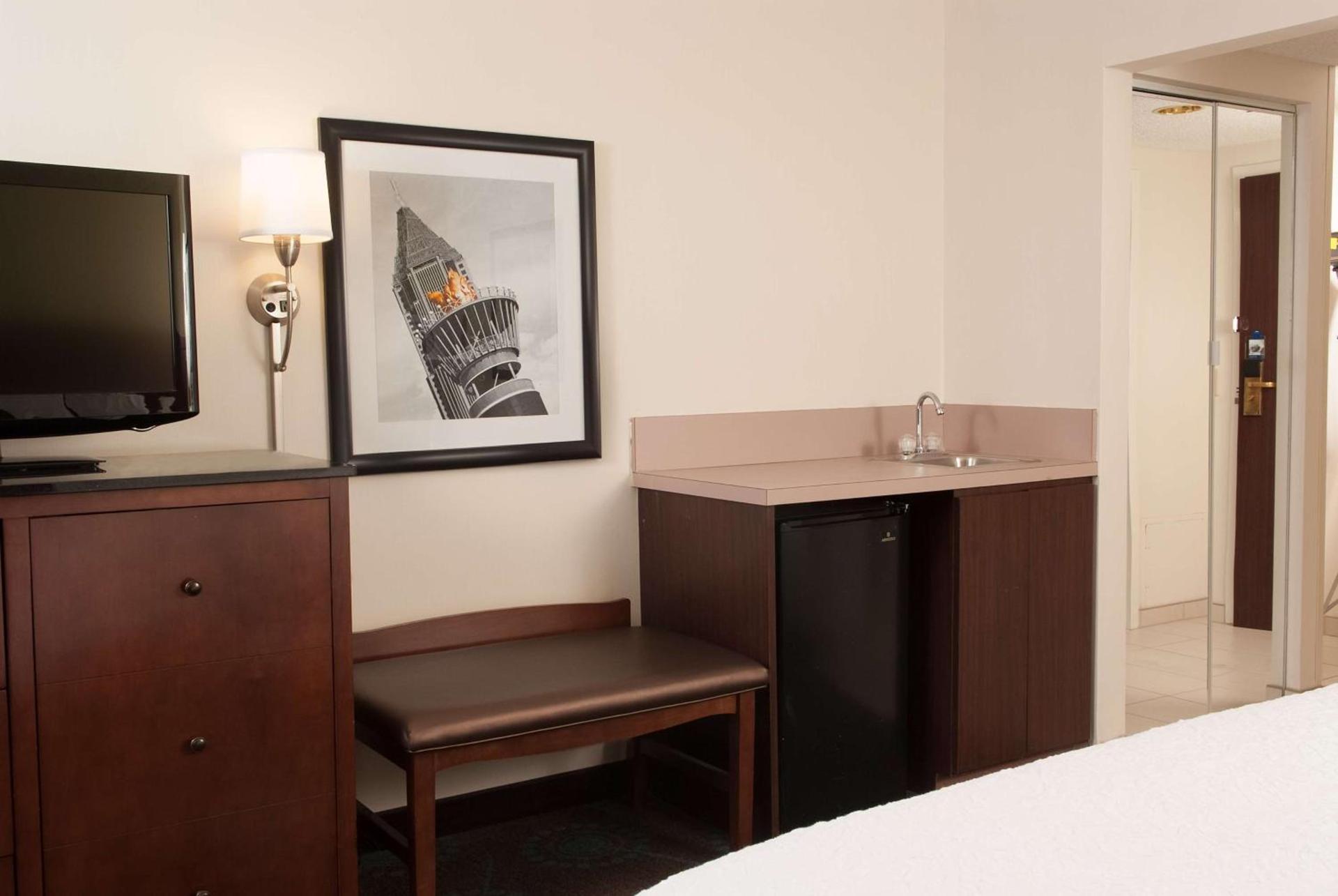 Hampton Inn Atlanta-North Druid Hills photo 15