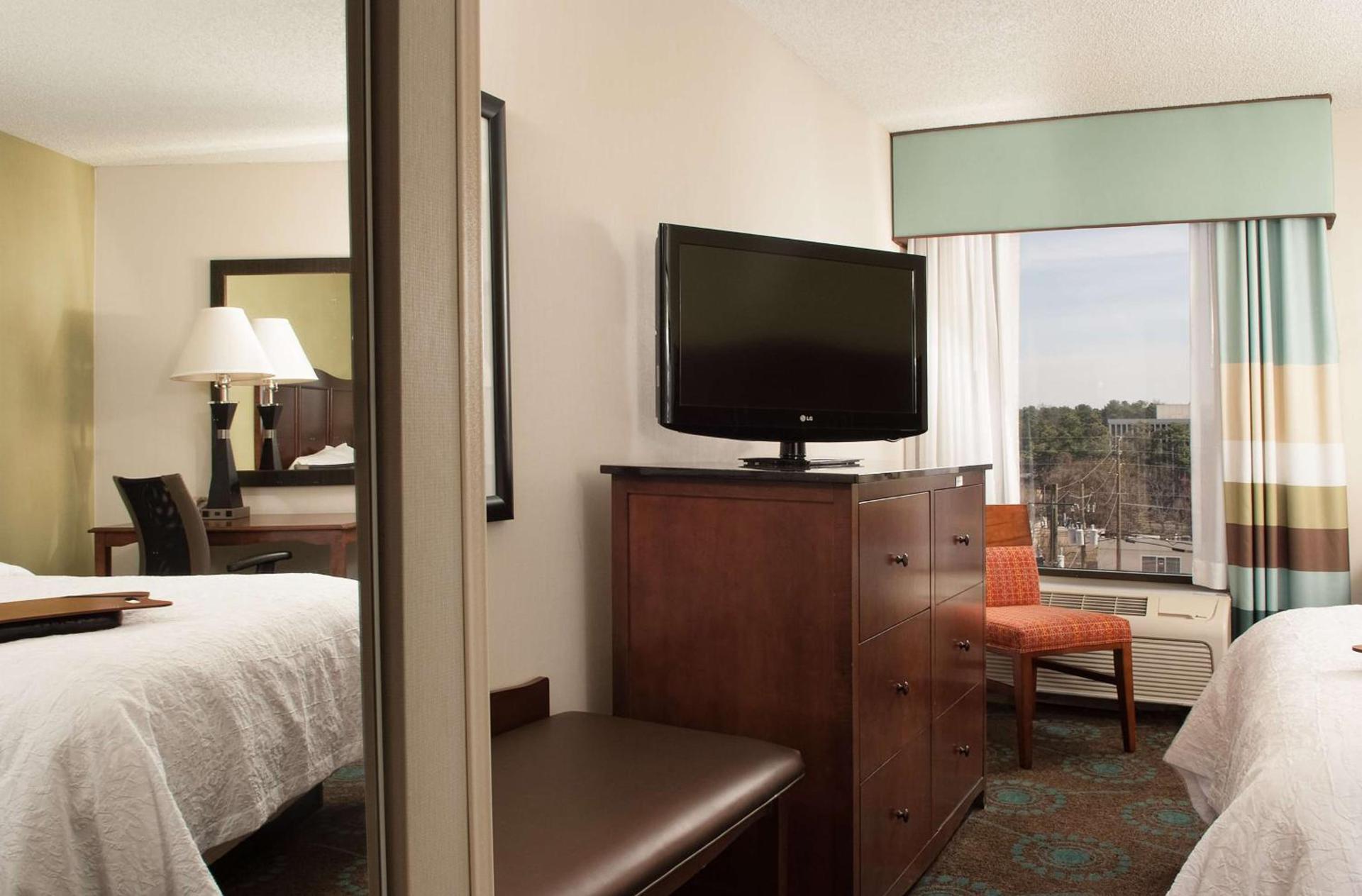 Hampton Inn Atlanta-North Druid Hills photo 26