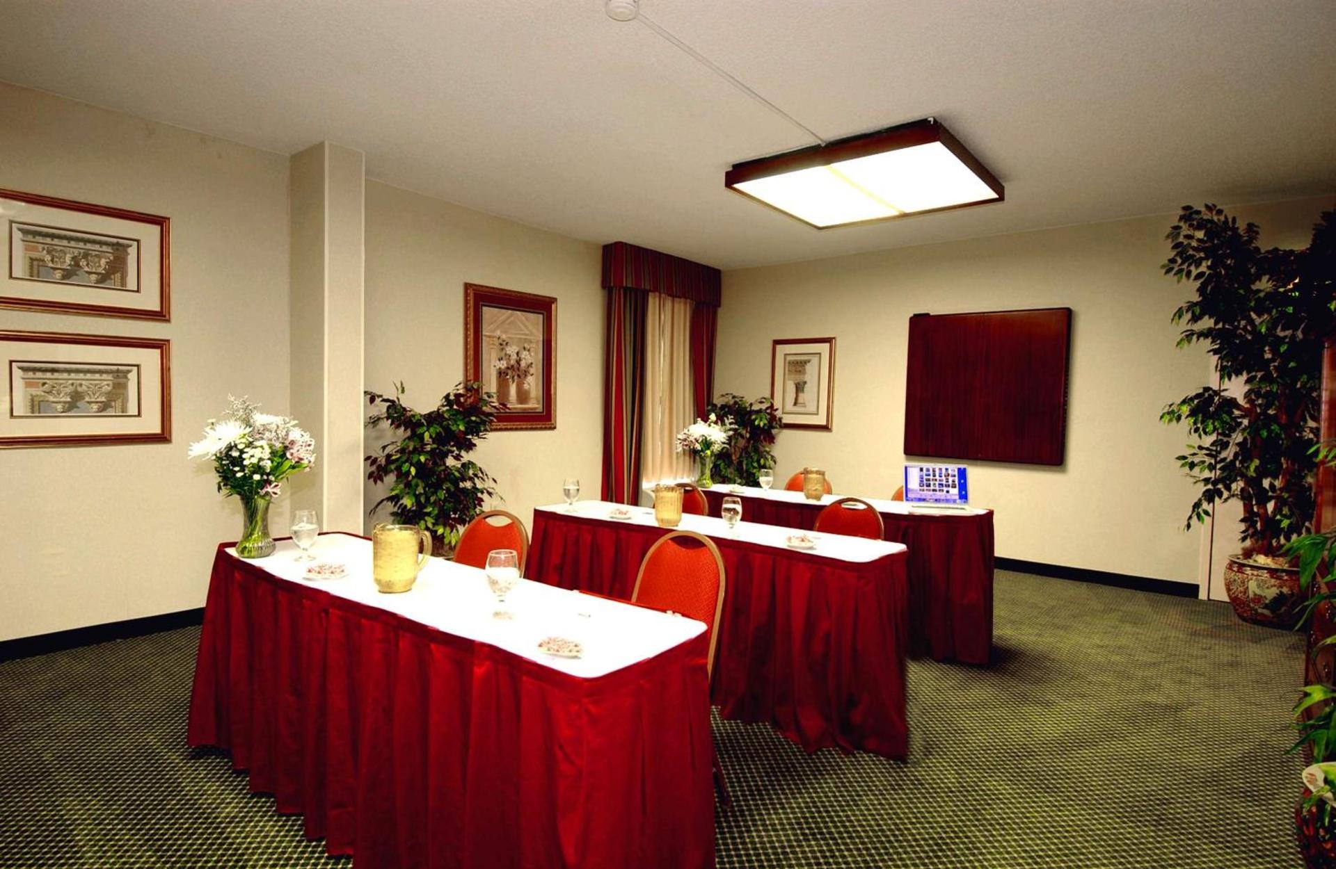 Hampton Inn Atlanta-North Druid Hills photo 33