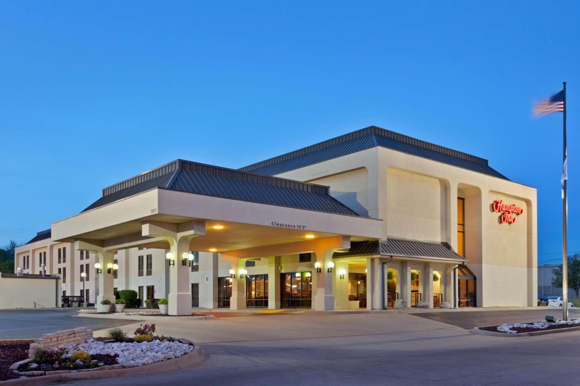 Hampton Inn Joplin photo 3