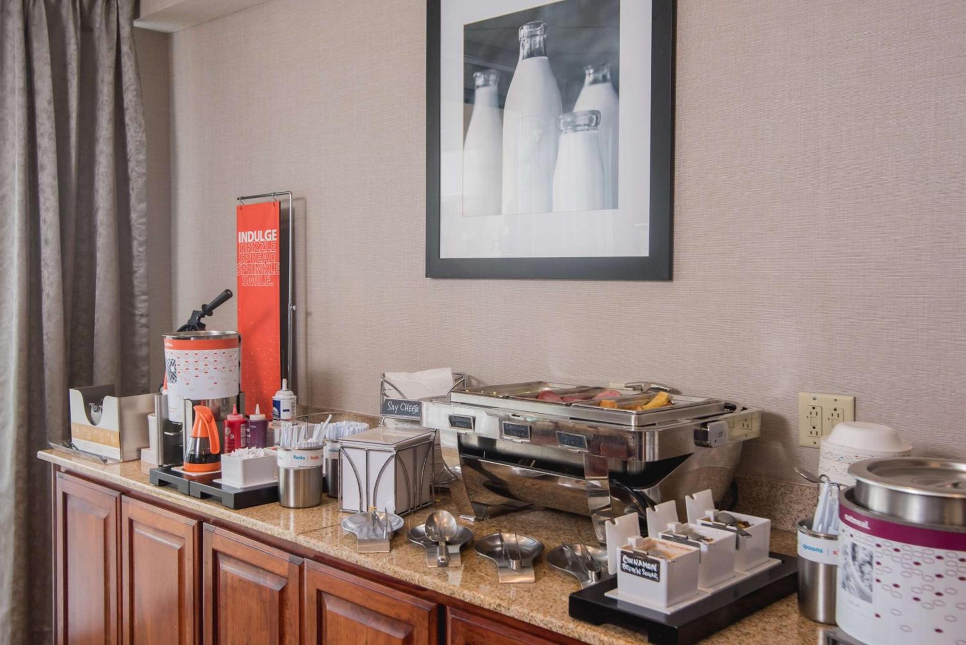 Hampton Inn Joplin photo 45