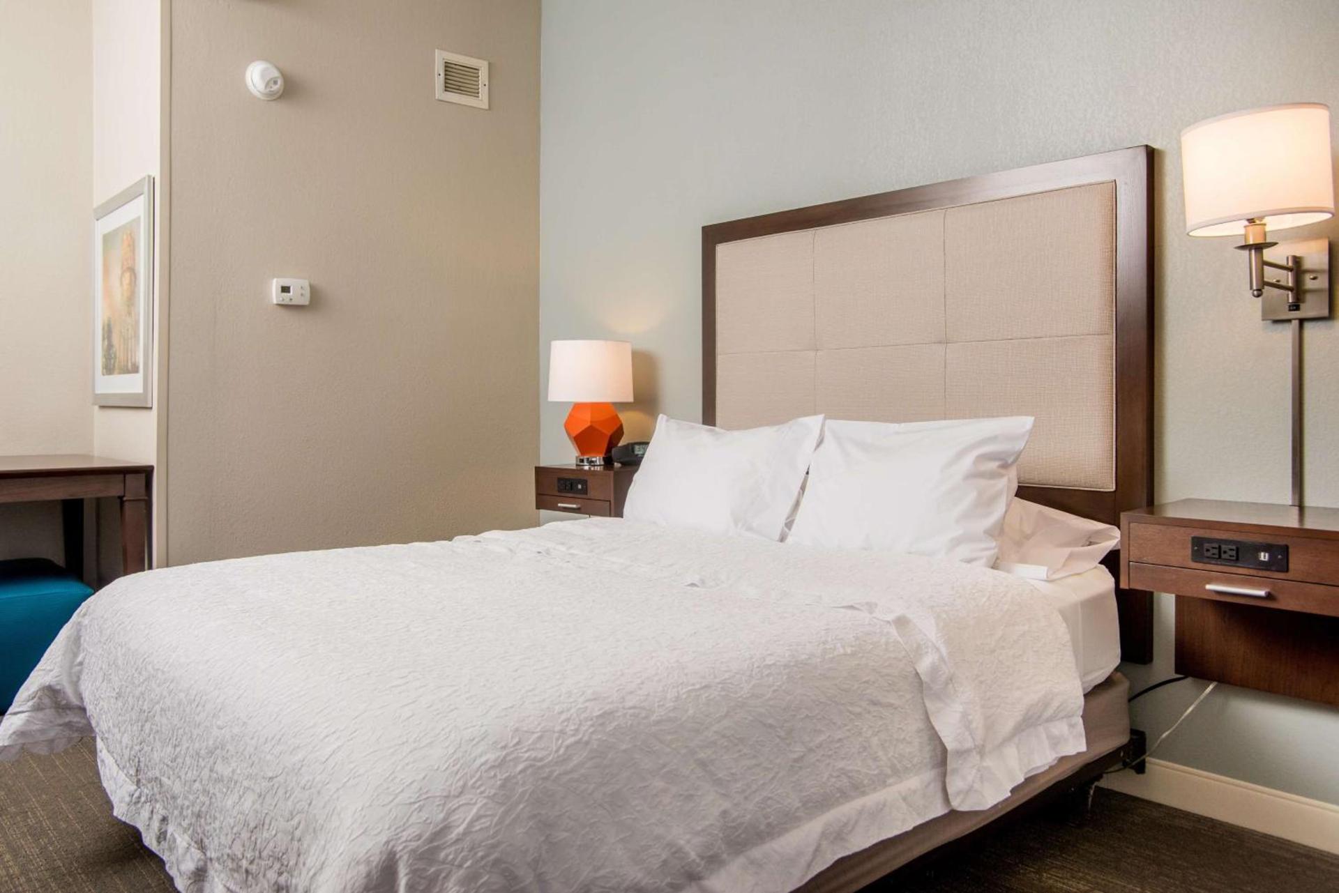 Hampton Inn Joplin photo 14
