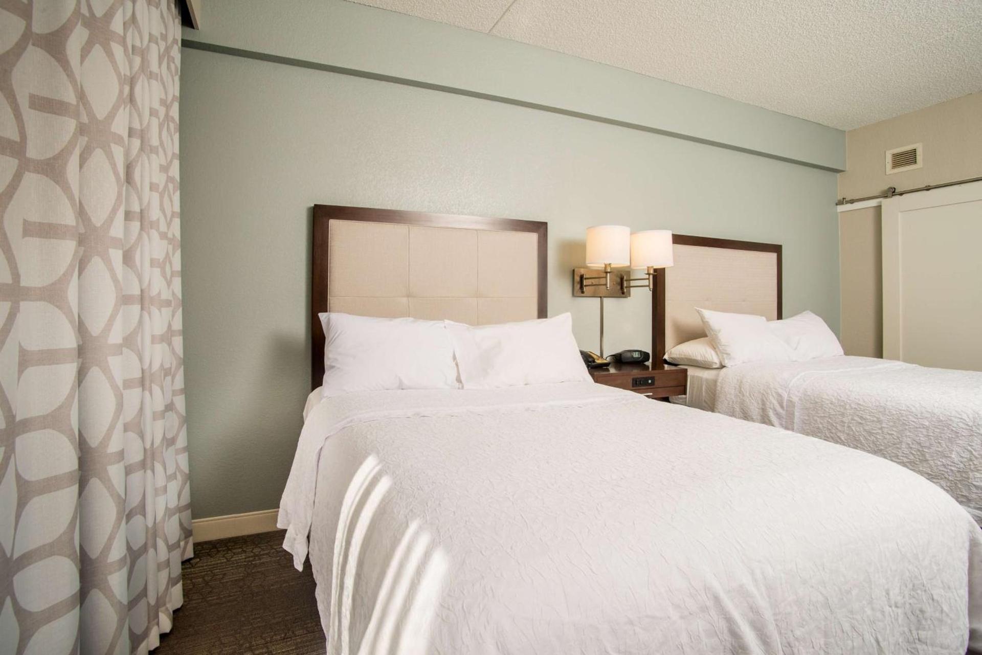 Hampton Inn Joplin photo 21